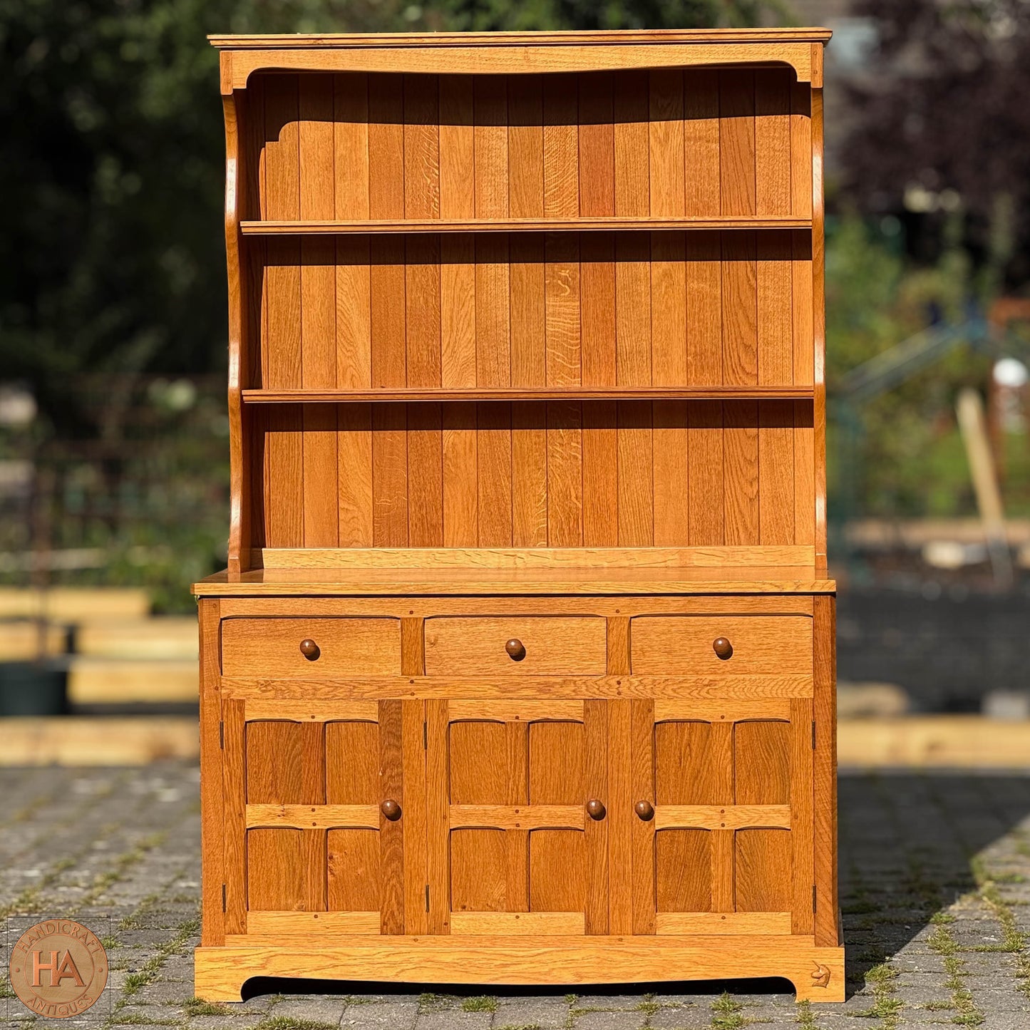 Coxwold Cabinet Makers 'Unicornman' Arts & Crafts Yorkshire School Oak Dresser c. 1980.