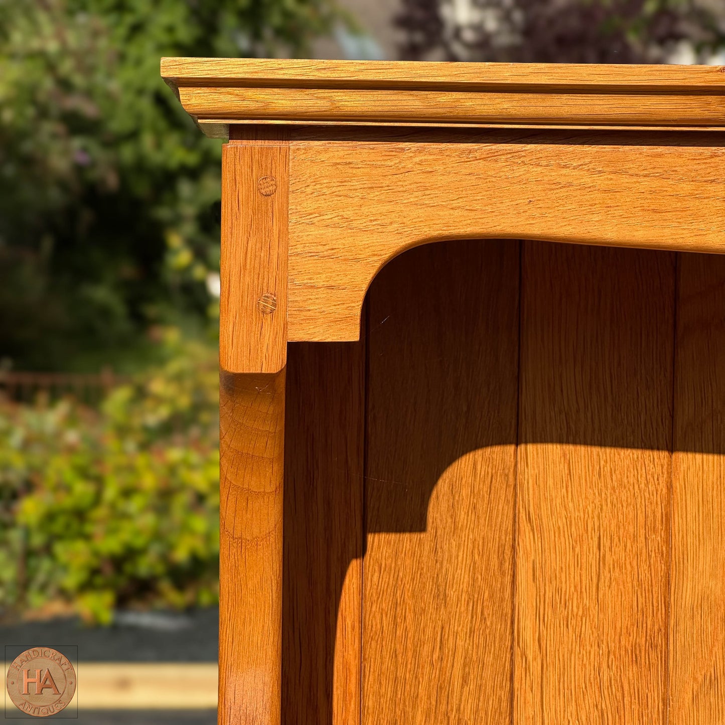 Coxwold Cabinet Makers 'Unicornman' Arts & Crafts Yorkshire School Oak Dresser c. 1980.