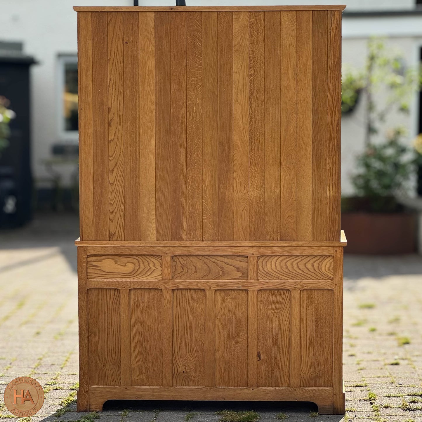Coxwold Cabinet Makers 'Unicornman' Arts & Crafts Yorkshire School Oak Dresser c. 1980.