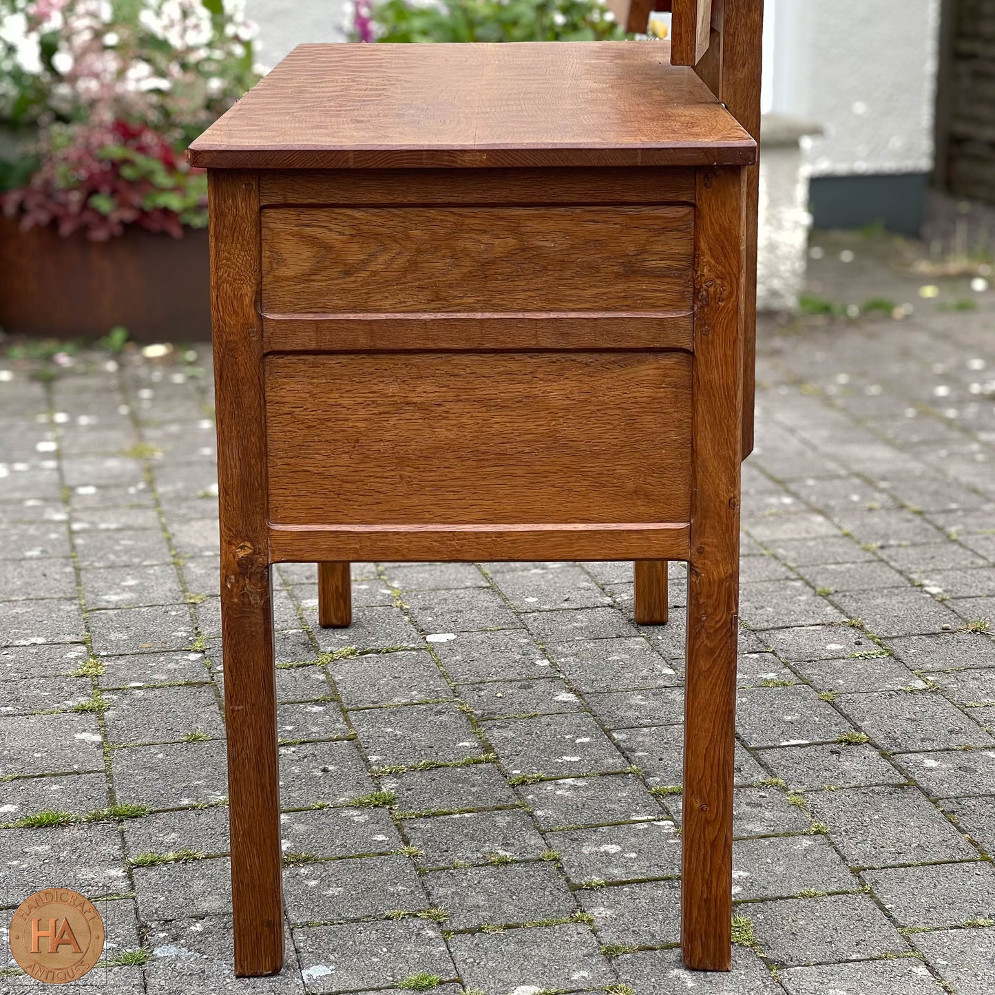 Alan 'Acornman' Grainger (Ex-Mouseman) Arts & Crafts Yorkshire School Oak Dressing Table c. 1970.
