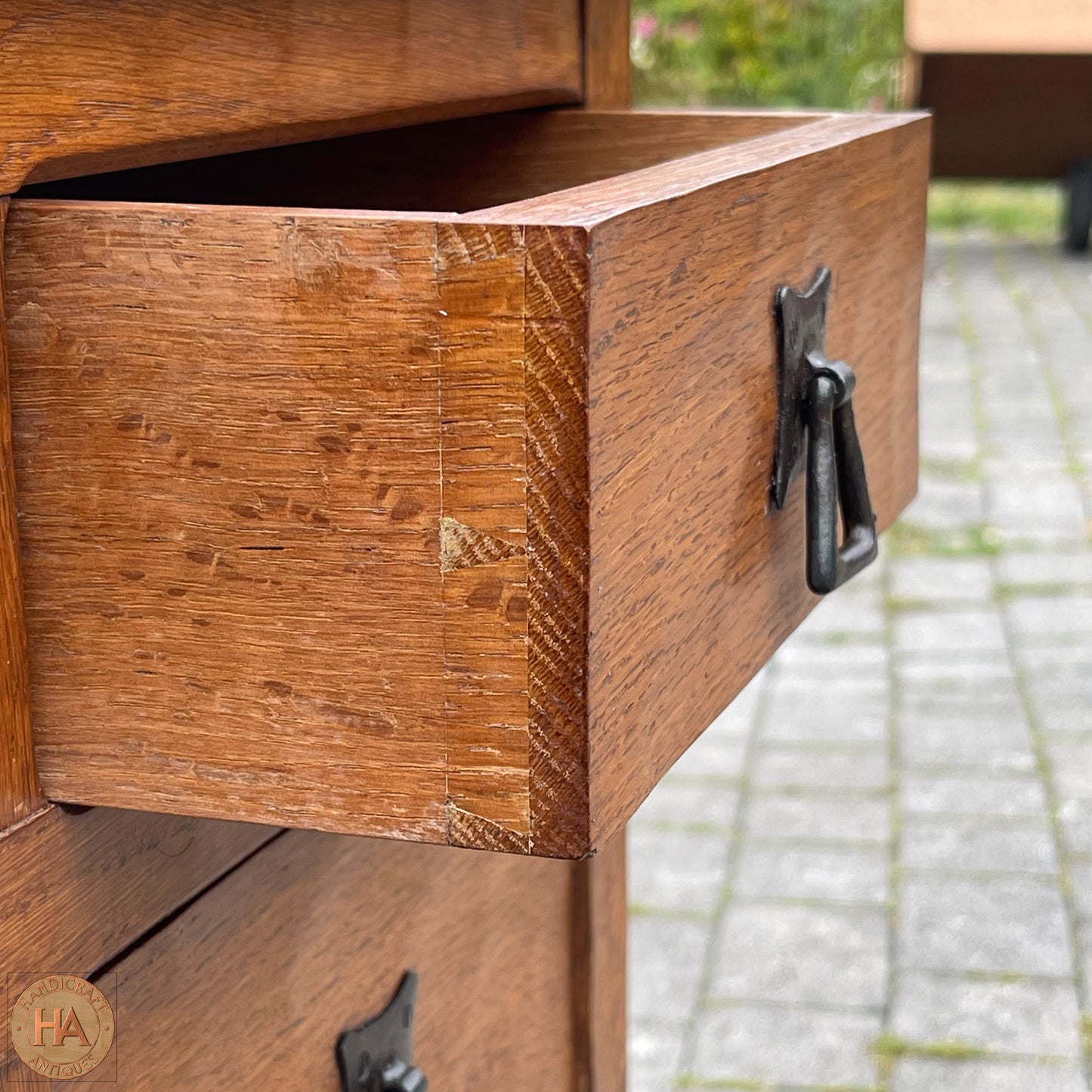 Alan 'Acornman' Grainger (Ex-Mouseman) Arts & Crafts Yorkshire School Oak Dressing Table c. 1970.