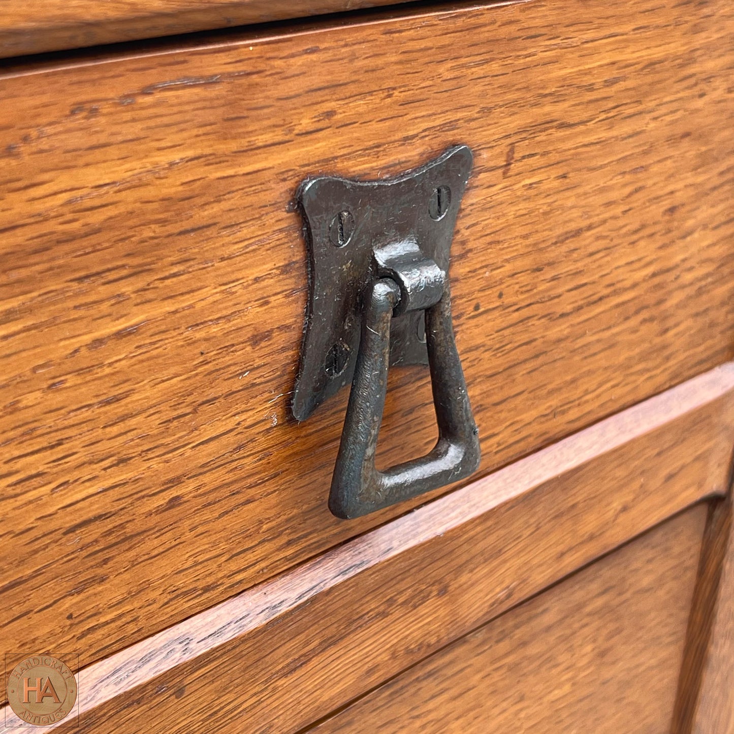 Alan 'Acornman' Grainger (Ex-Mouseman) Arts & Crafts Yorkshire School Oak Dressing Table c. 1970.