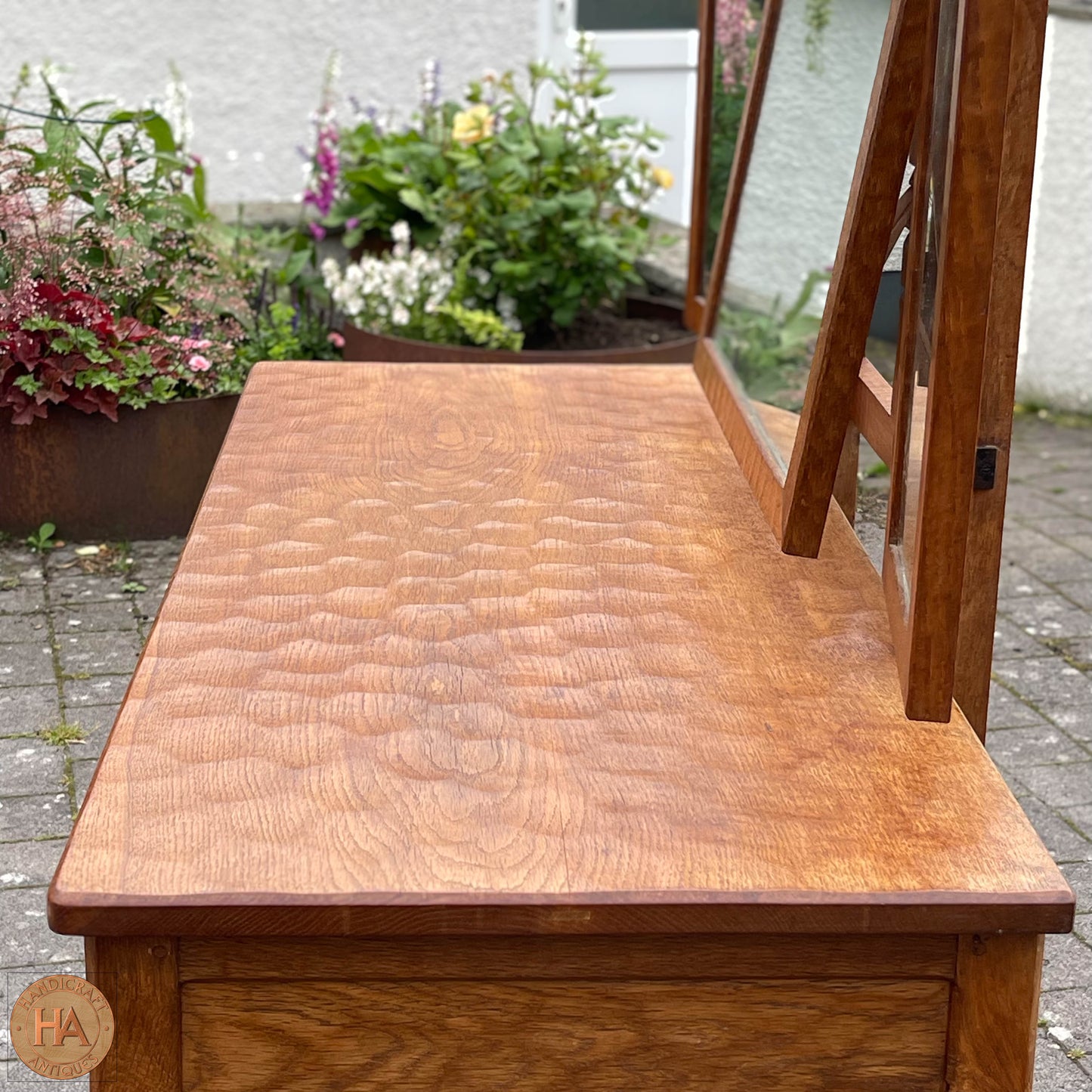 Alan 'Acornman' Grainger (Ex-Mouseman) Arts & Crafts Yorkshire School Oak Dressing Table c. 1970.