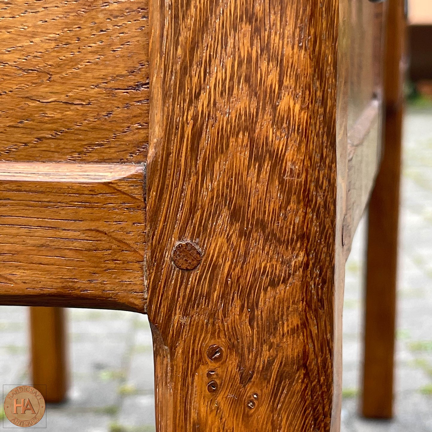 Alan 'Acornman' Grainger (Ex-Mouseman) Arts & Crafts Yorkshire School Oak Dressing Table c. 1970.