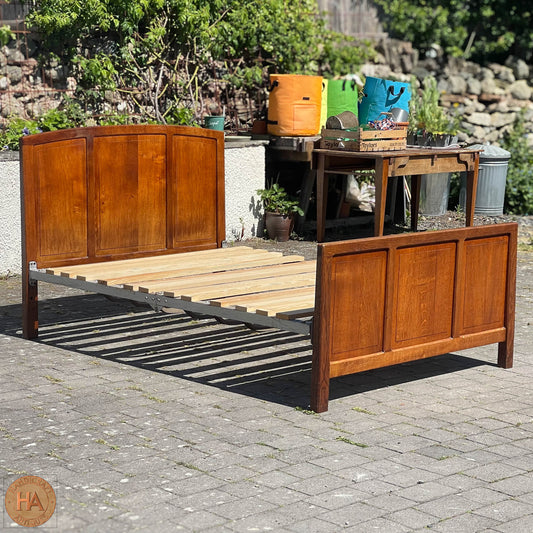 Arts & Crafts Lakes School English Oak Bed c. 1930.