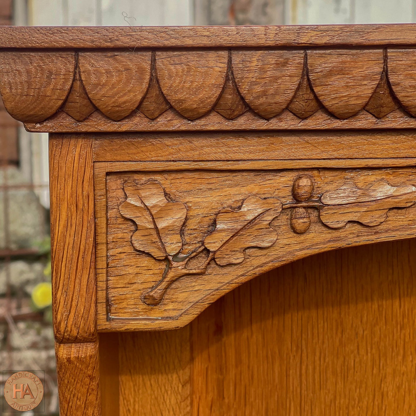Bob ‘Wrenman’ Hunter Arts & Crafts Yorkshire School English Oak Dresser c. 1980.