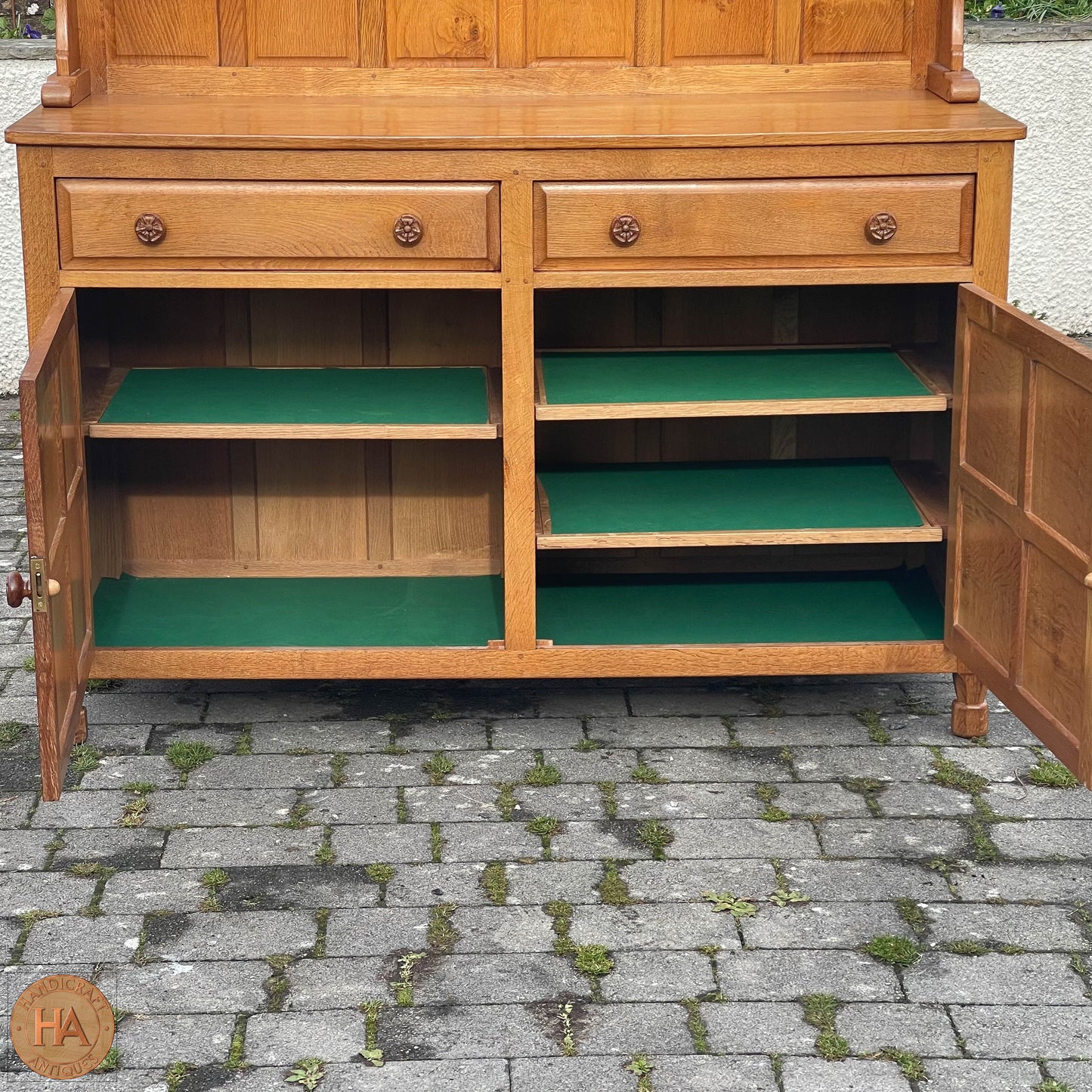 Bob ‘Wrenman’ Hunter Arts & Crafts Yorkshire School English Oak Dresser c. 1980.