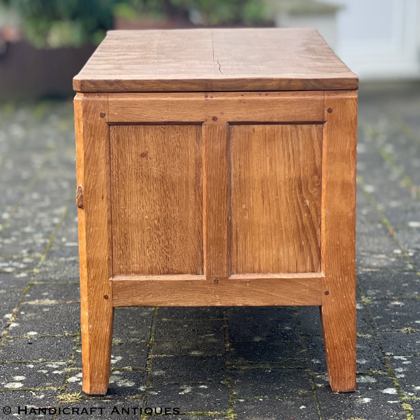 Peter ‘Rabbitman’ Heap Arts & Crafts Yorkshire School English Oak Chest c. 1970.