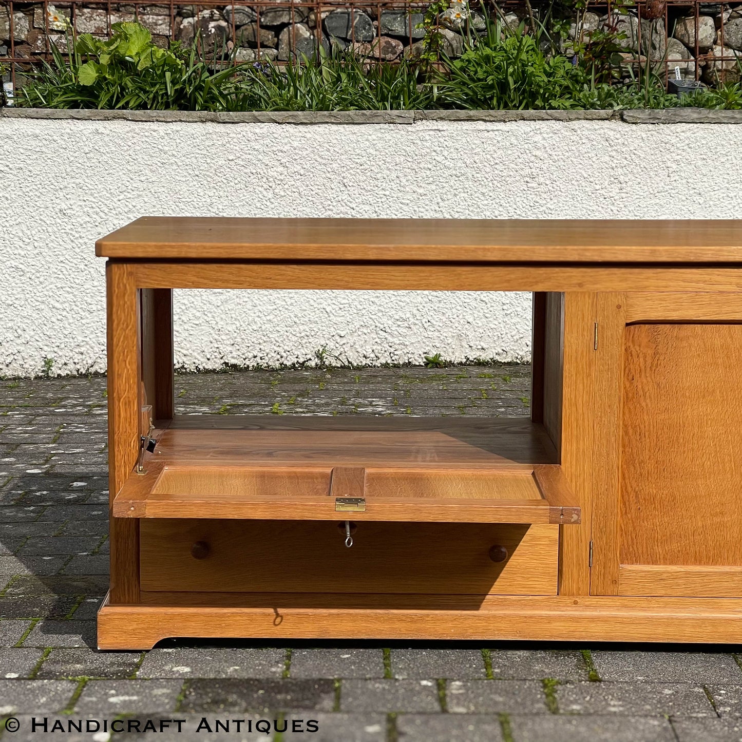 Michael 'Seahorseman‘ Riley Arts & Crafts Yorkshire School English Oak Media Unit post 1990.