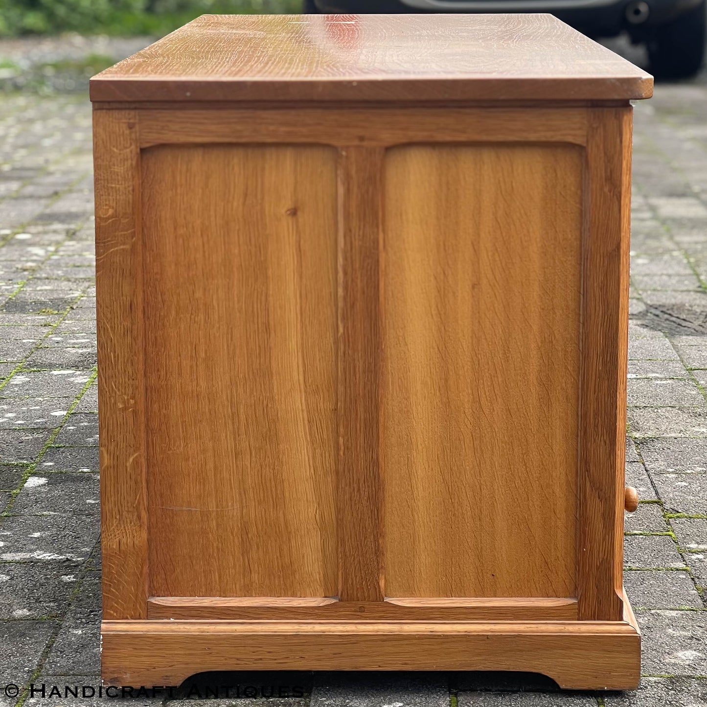 Michael 'Seahorseman‘ Riley Arts & Crafts Yorkshire School English Oak Media Unit post 1990.