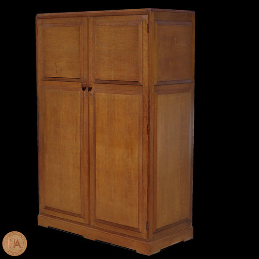 Brynmawr Furniture Company Arts & Crafts Cotswold School English Oak Wardrobe c. 1930.