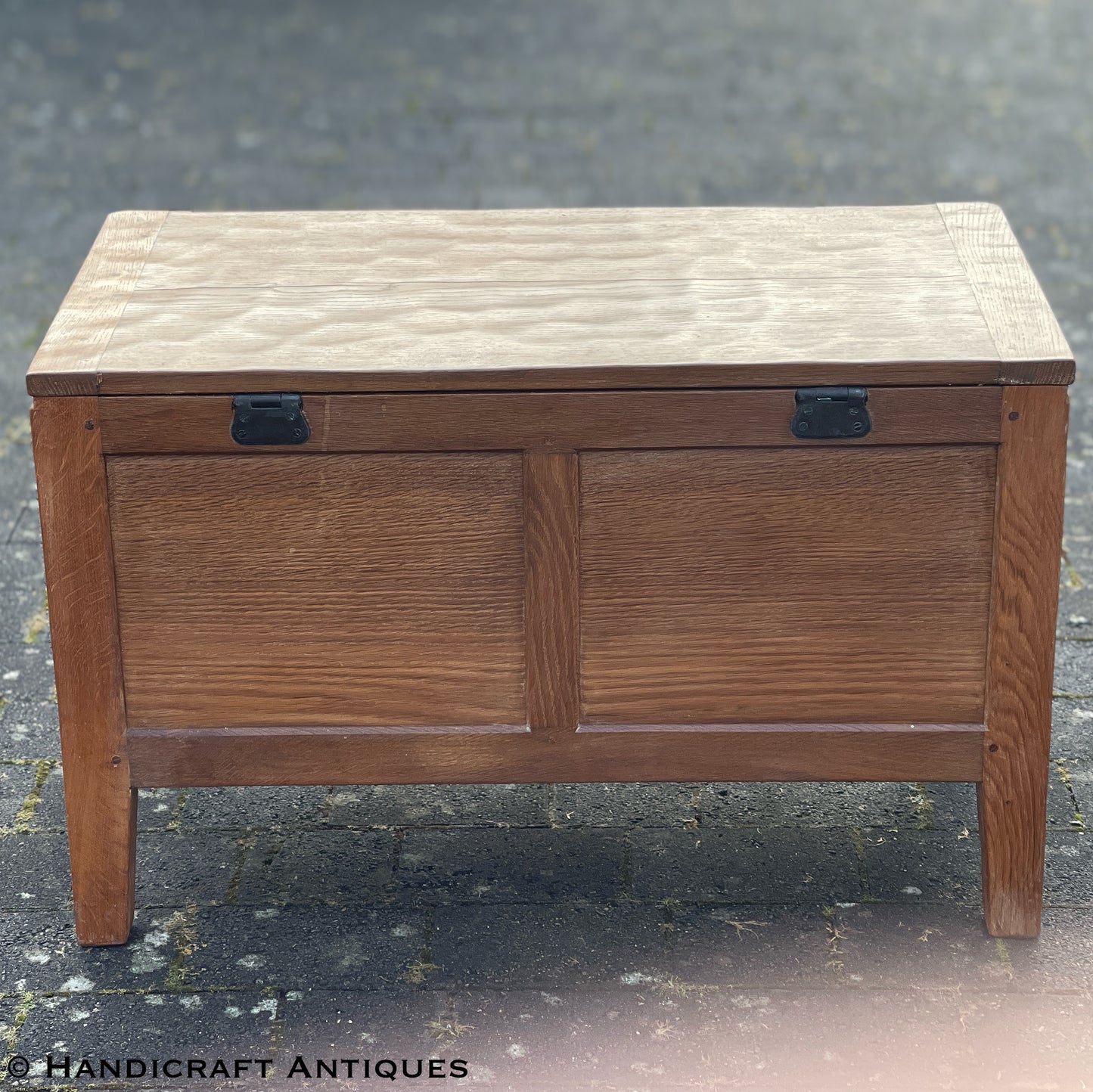 Peter ‘Rabbitman’ Heap Arts & Crafts Yorkshire School English Oak Chest c. 1970.