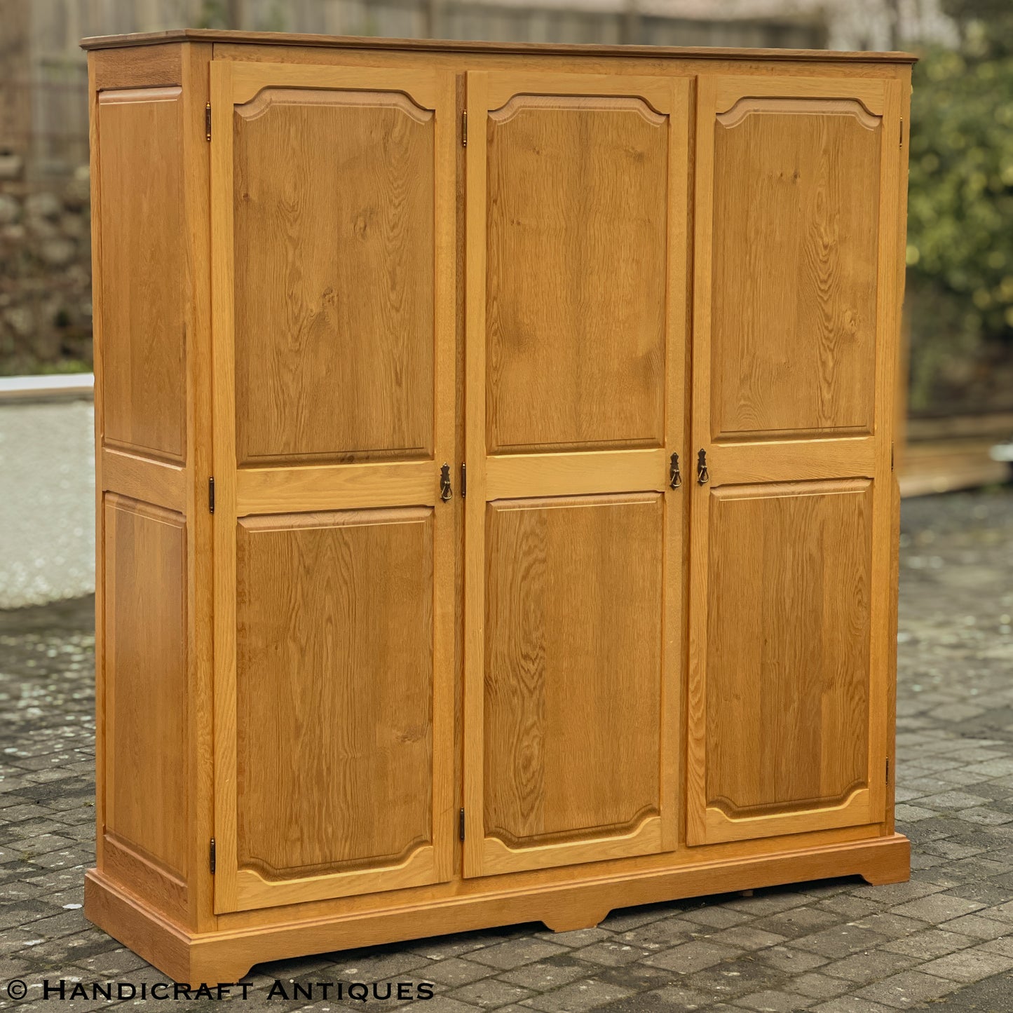 Horace 'Knightman' Knight Arts & Crafts Yorkshire School Oak Triple Wardrobe