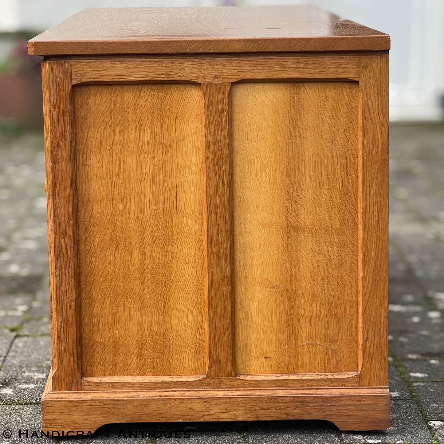 Michael 'Seahorseman‘ Riley Arts & Crafts Yorkshire School English Oak Media Unit post 1990.