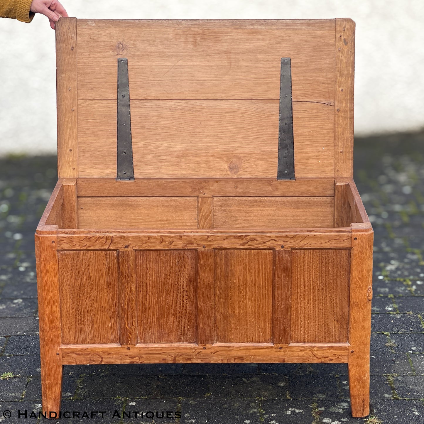 Peter ‘Rabbitman’ Heap Arts & Crafts Yorkshire School English Oak Chest c. 1970.