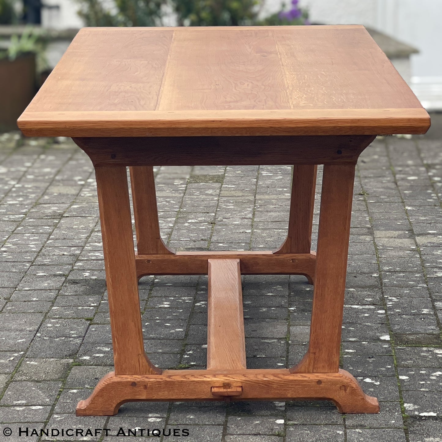Arts & Crafts Cotswold School English Oak Dining Table post 1980.