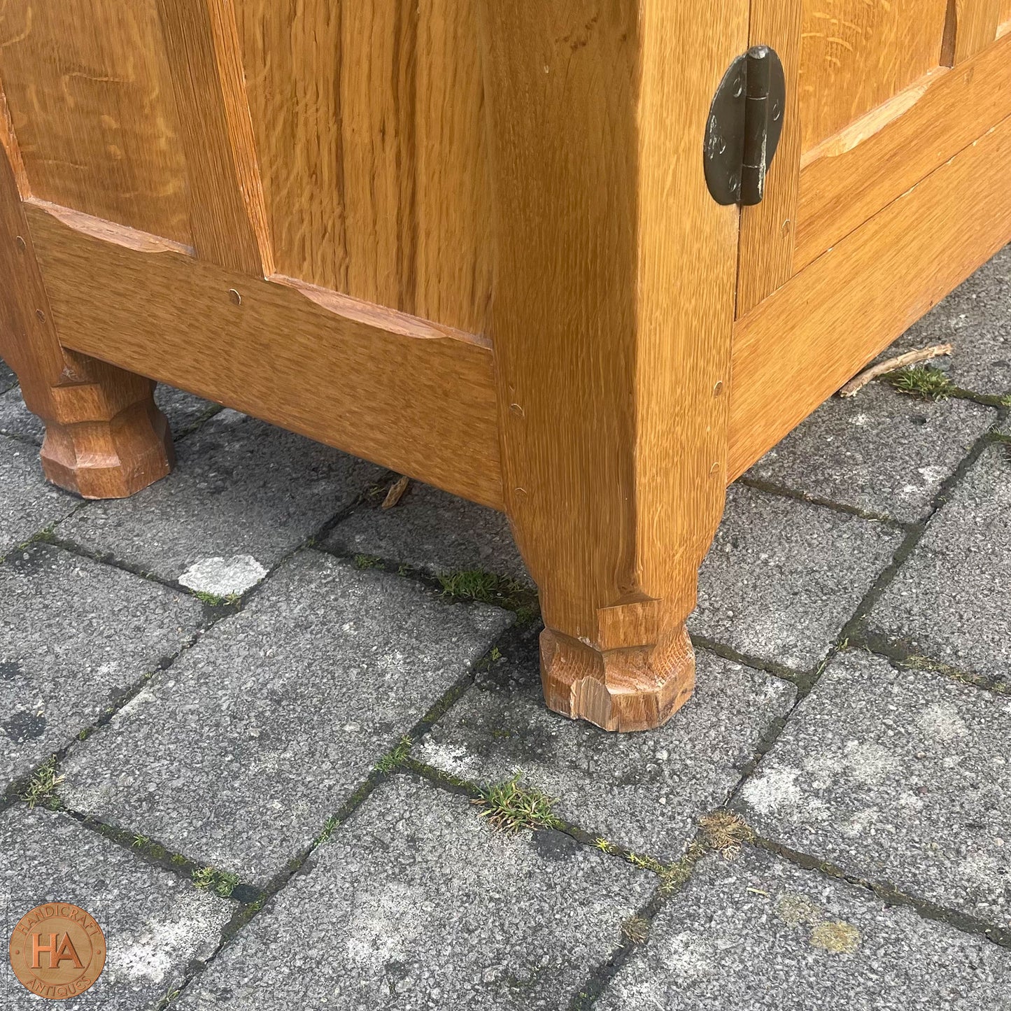 Cat & Mouseman (Ex-Mouseman) Arts & Crafts Yorkshire School English Oak Dresser