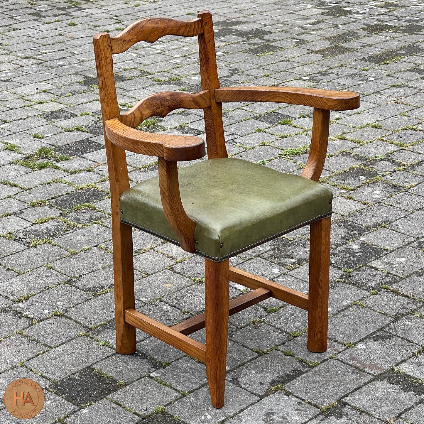 Robert 'Kingpost' Ingham Arts & Crafts Yorkshire School English Oak Chair c. 1970.