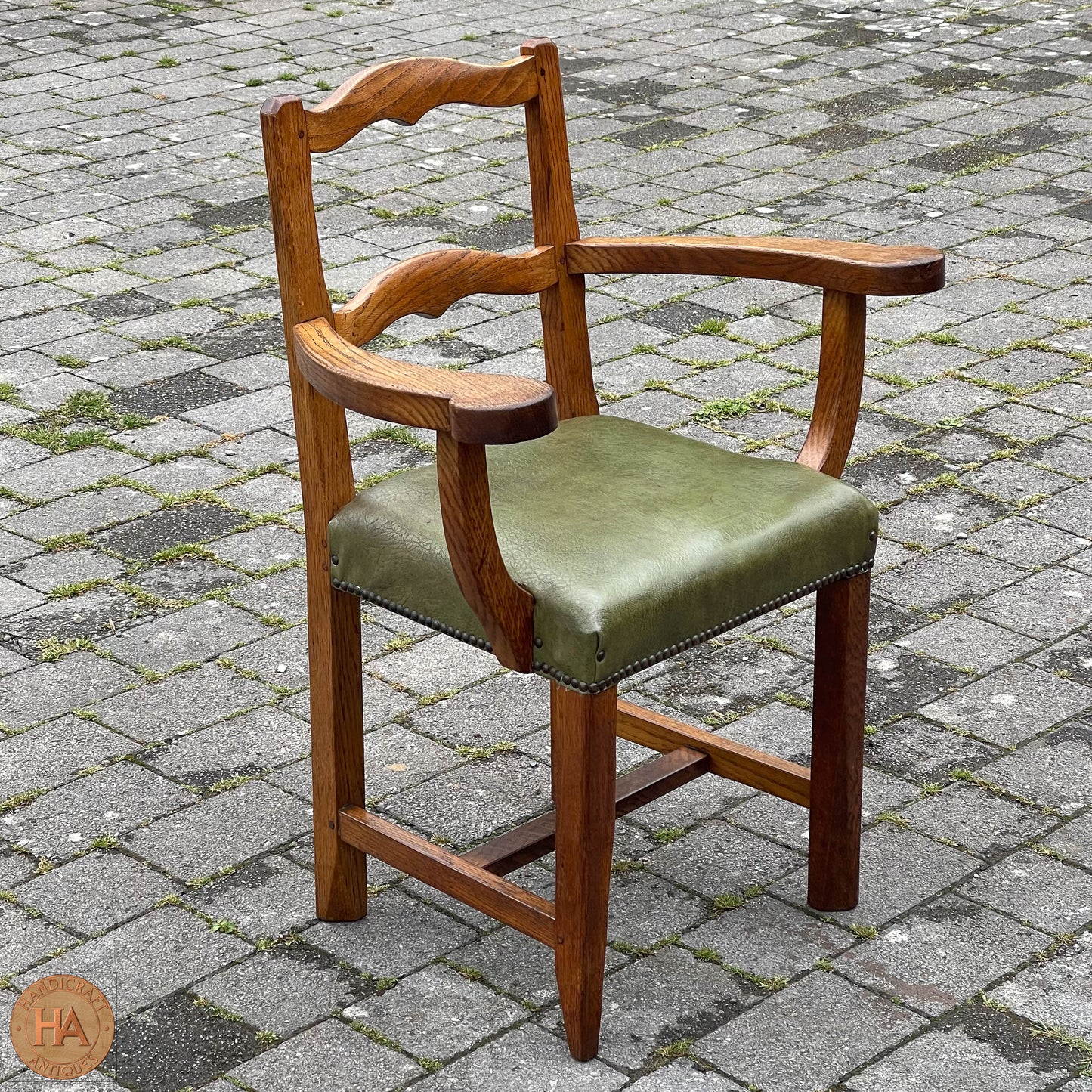 Robert 'Kingpost' Ingham Arts & Crafts Yorkshire School English Oak Chair c. 1970.