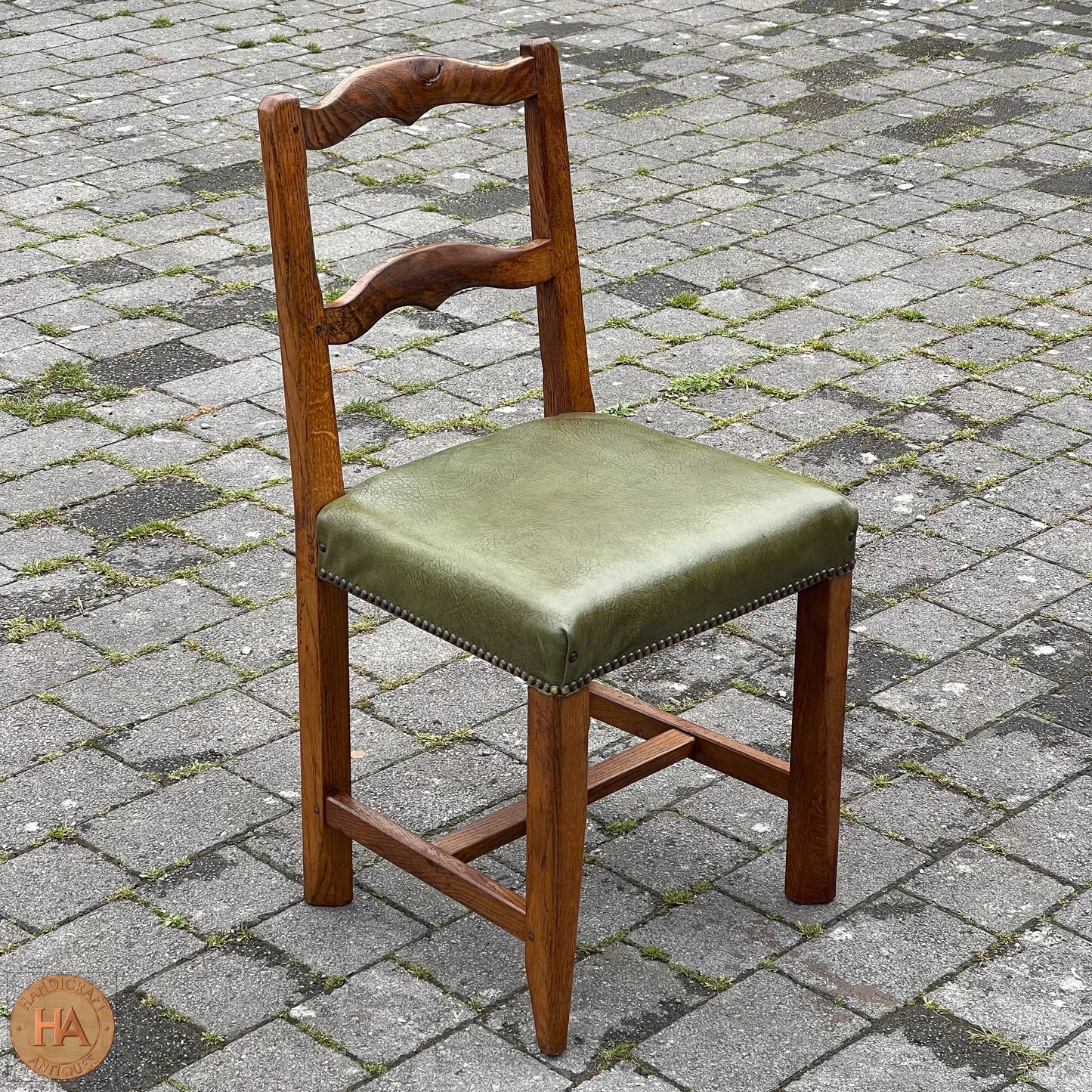 Robert 'Kingpost' Ingham Arts & Crafts Yorkshire School English Oak Chair c. 1970.
