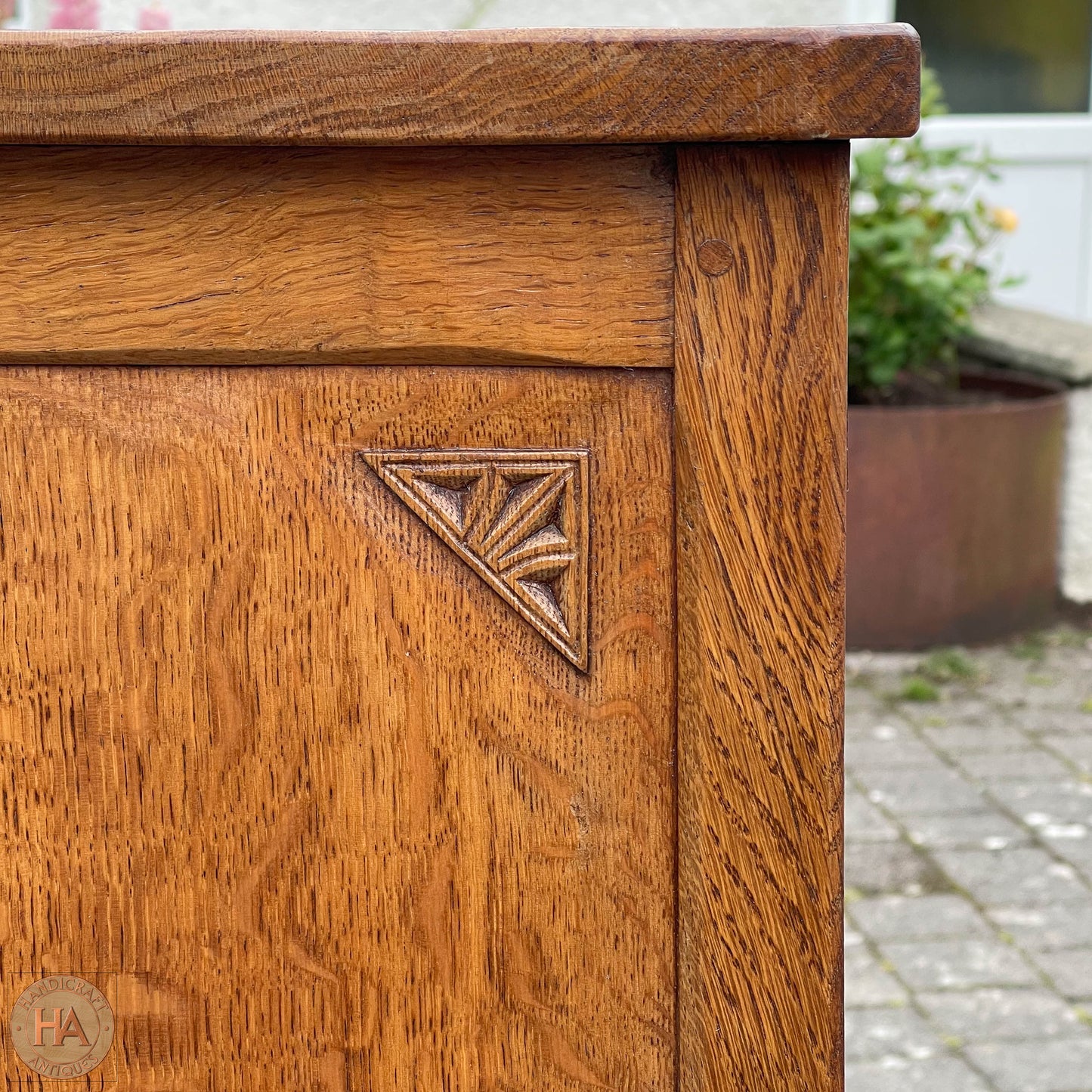 Robert 'Kingpost' Ingham Arts & Crafts Yorkshire School English Oak Sideboard c. 1970.