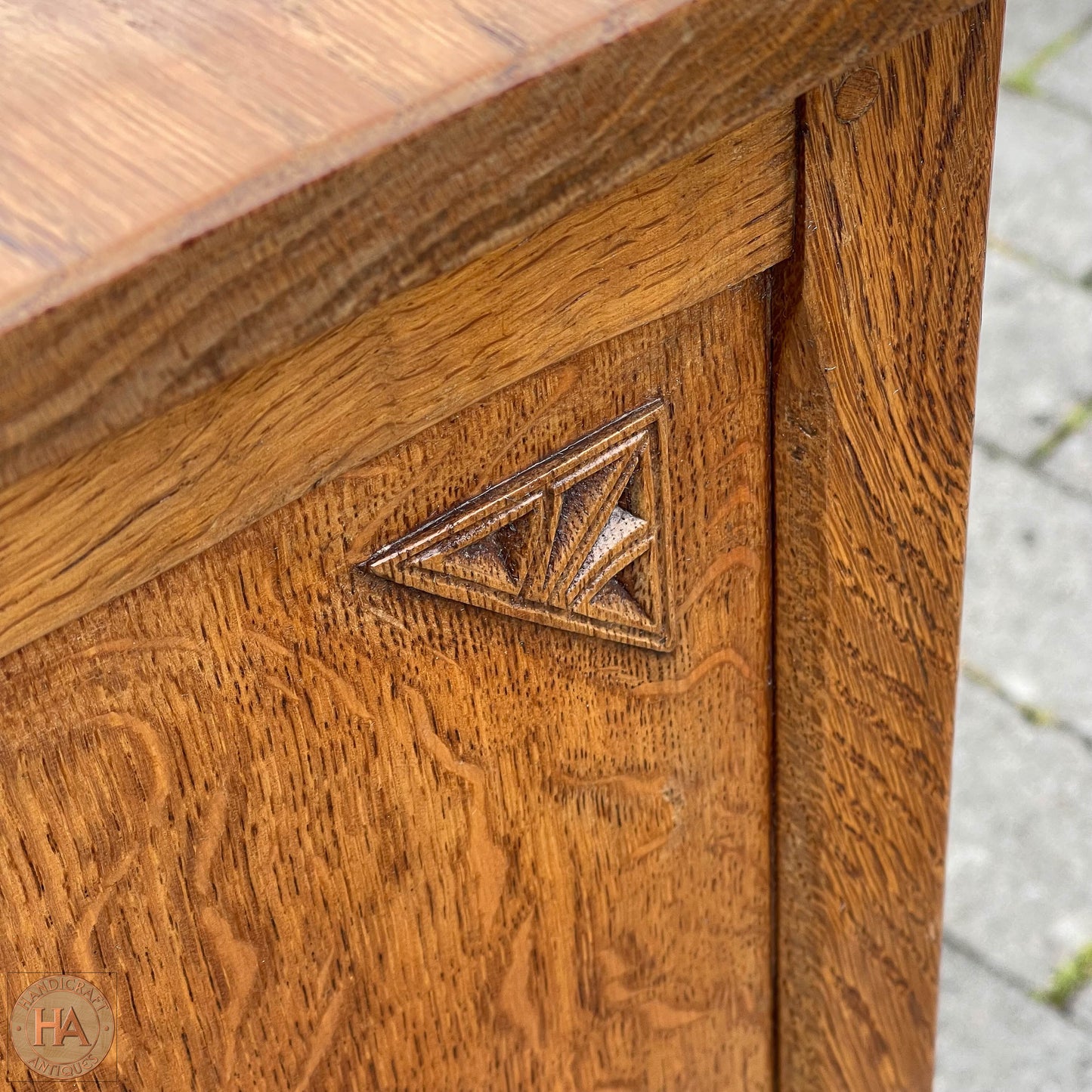 Robert 'Kingpost' Ingham Arts & Crafts Yorkshire School English Oak Sideboard c. 1970.