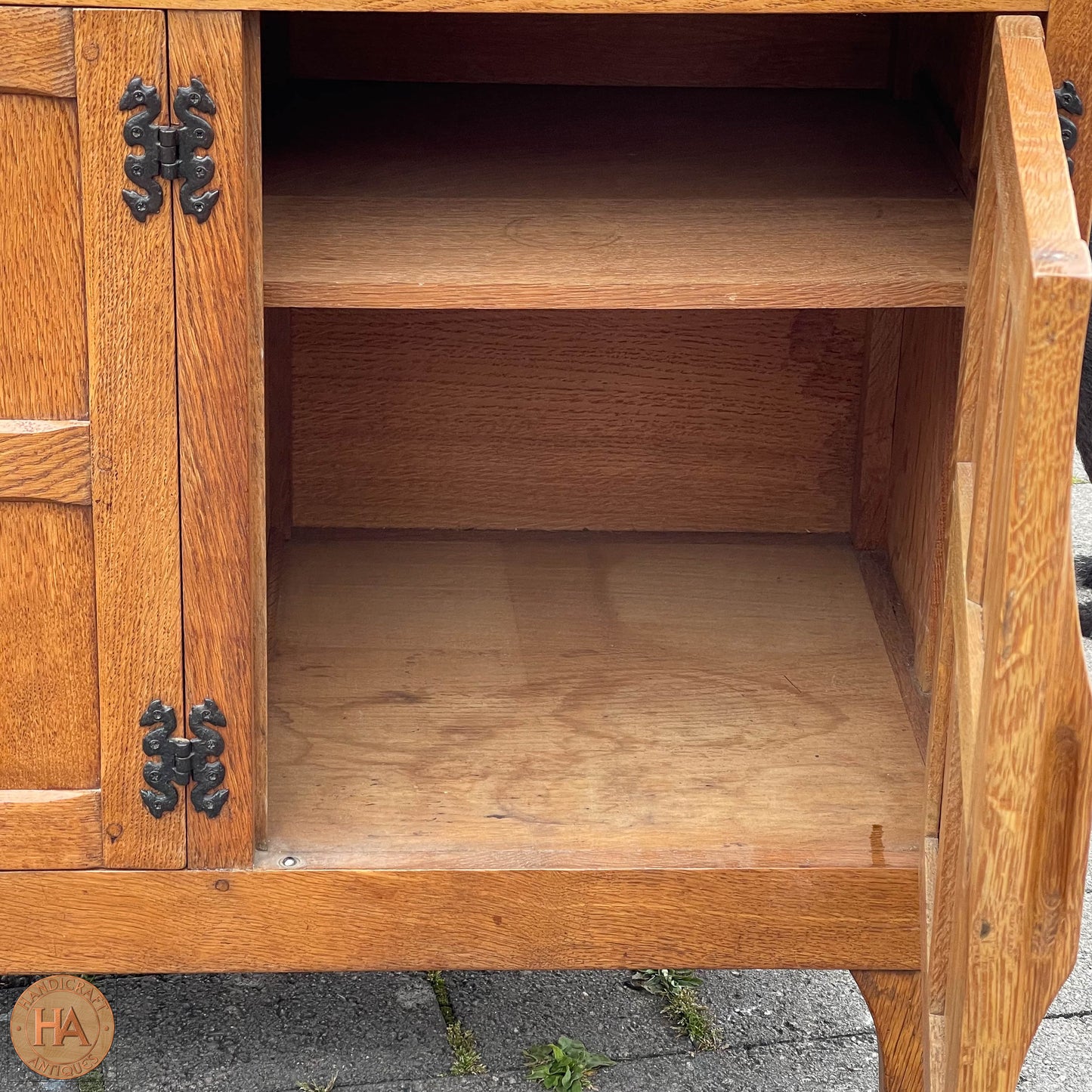 Robert 'Kingpost' Ingham Arts & Crafts Yorkshire School English Oak Sideboard c. 1970.
