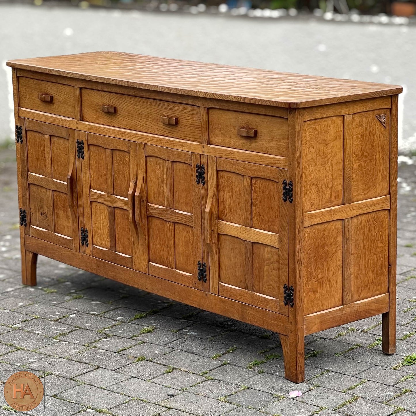 Robert 'Kingpost' Ingham Arts & Crafts Yorkshire School English Oak Sideboard c. 1970.