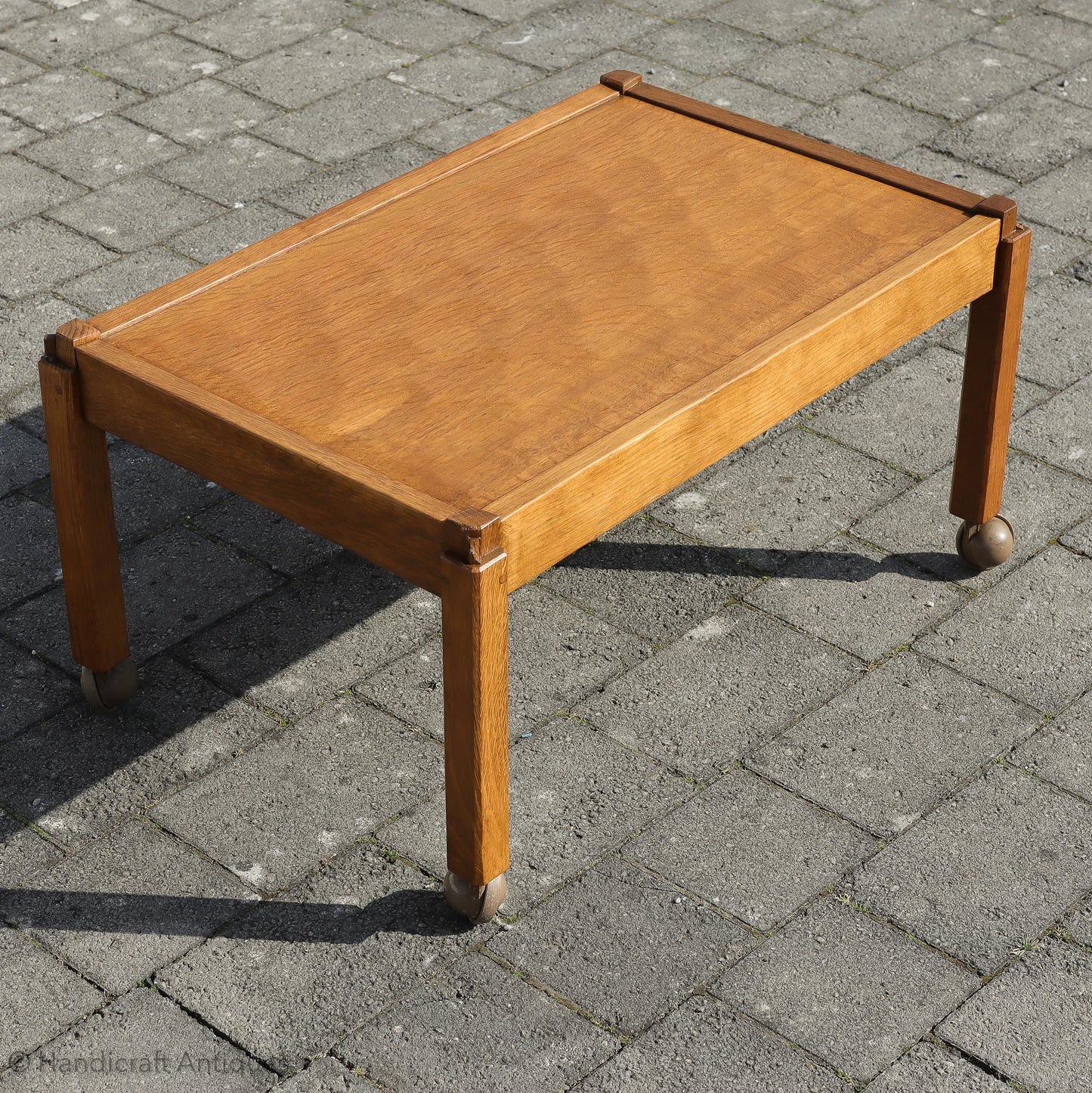 Alan 'Acornman' Grainger (Ex-Mouseman) Arts & Crafts Yorkshire School English Oak Tea Trolley c. 1970.