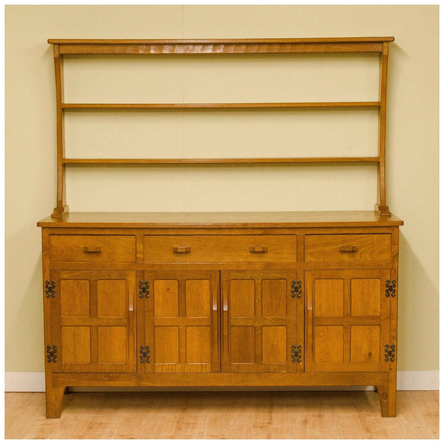 Alan 'Acornman' Grainger (Acorn Industries) Yorkshire School Oak Dresser