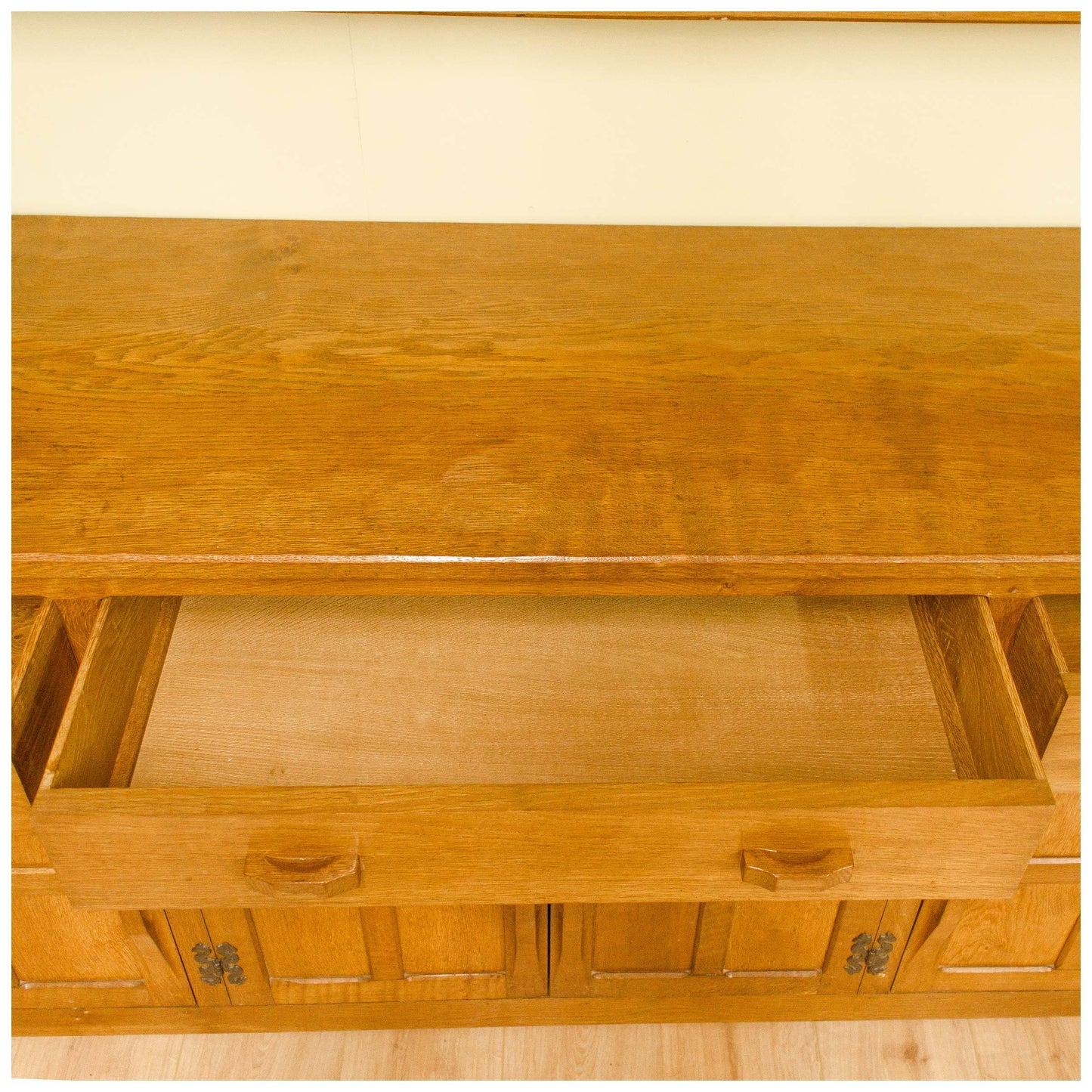 Alan 'Acornman' Grainger (Acorn Industries) Yorkshire School Oak Dresser