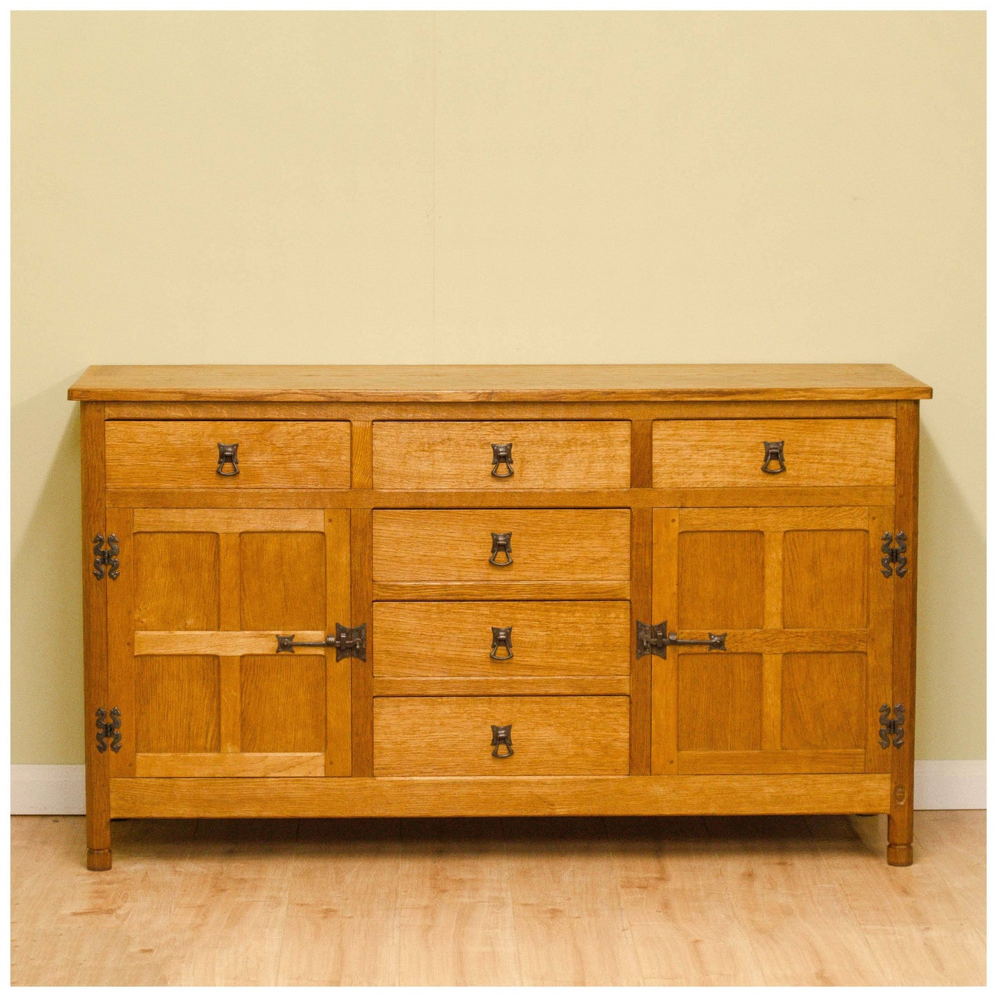Alan 'Acornman' Grainger (Acorn Industries) Yorkshire School Oak Sideboard