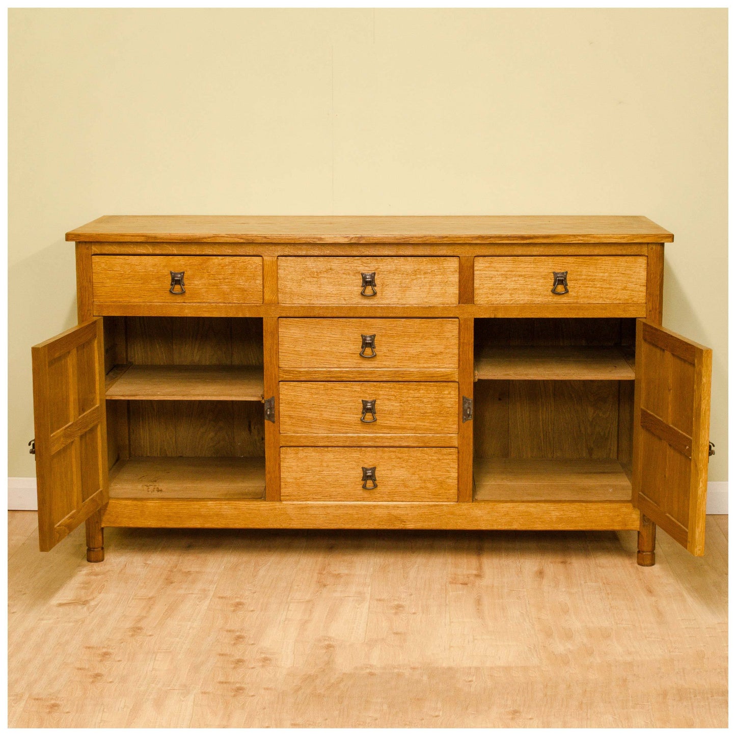 Alan 'Acornman' Grainger (Acorn Industries) Yorkshire School Oak Sideboard