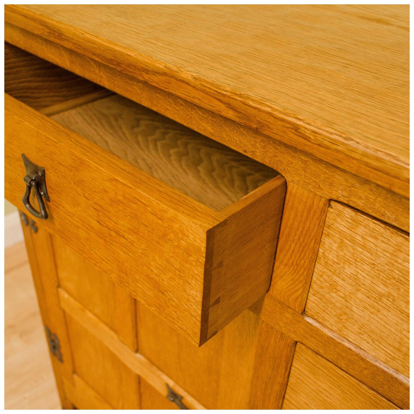 Alan 'Acornman' Grainger (Acorn Industries) Yorkshire School Oak Sideboard
