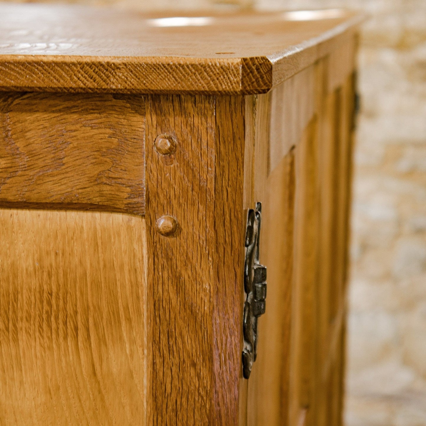 Alan Acornman Grainger (Ex-Mouseman) Arts & Crafts Yorkshire School Oak wardrobe