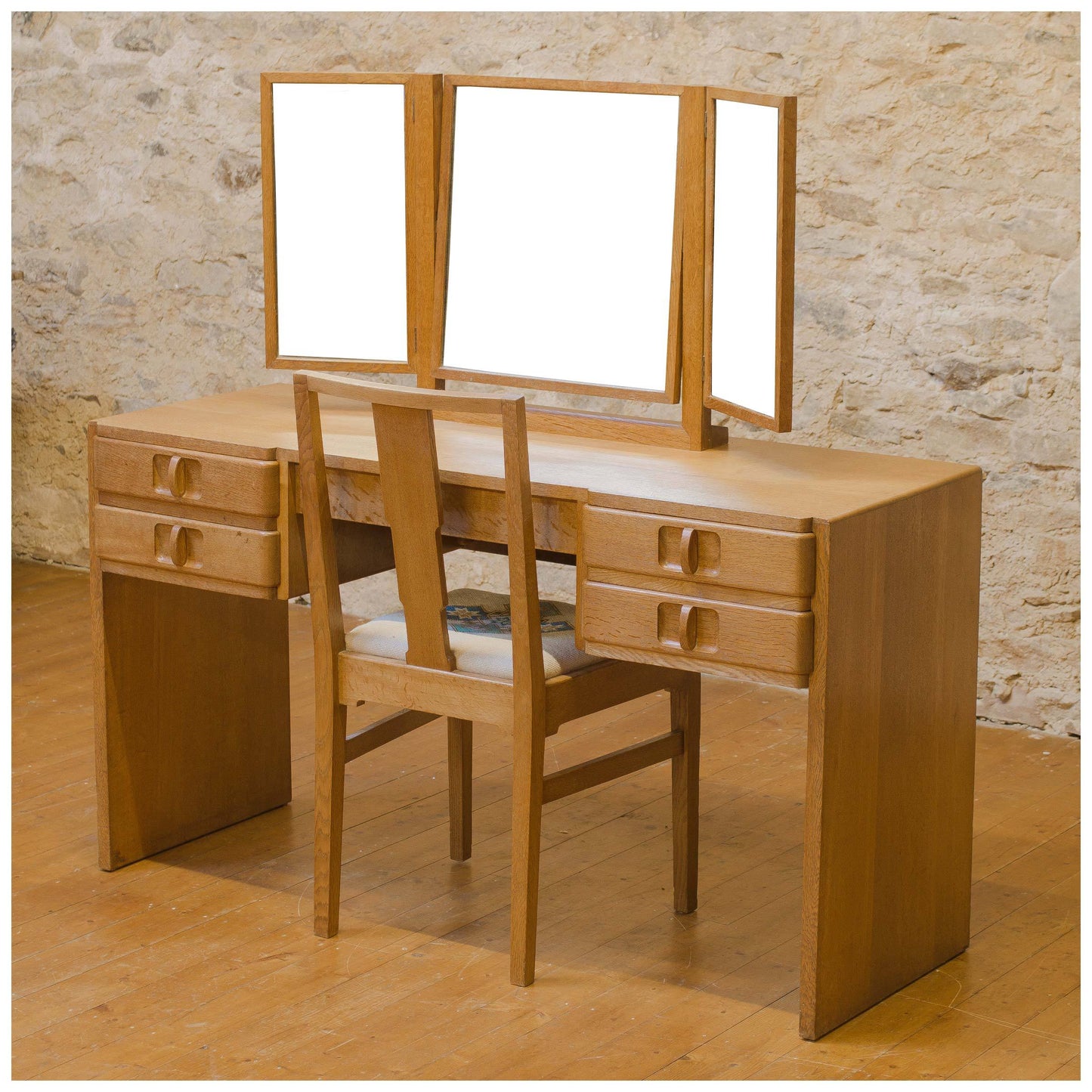 Gordon Russell Arts & Crafts Cotswold School 'Ilmington' Oak Dressing Table