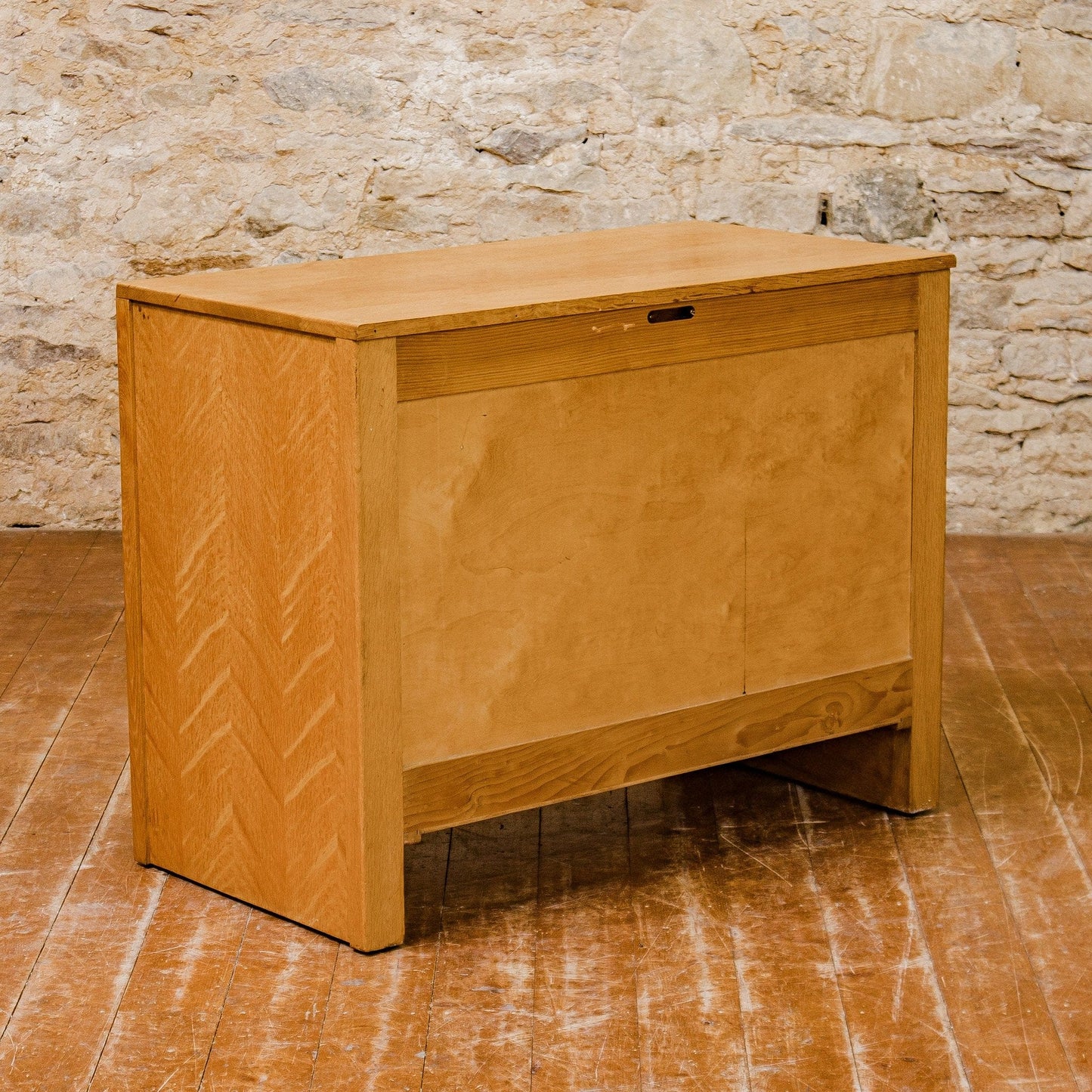 Gordon Russell Arts & Crafts Cotswold School English Oak Chest of Drawers c. 1935