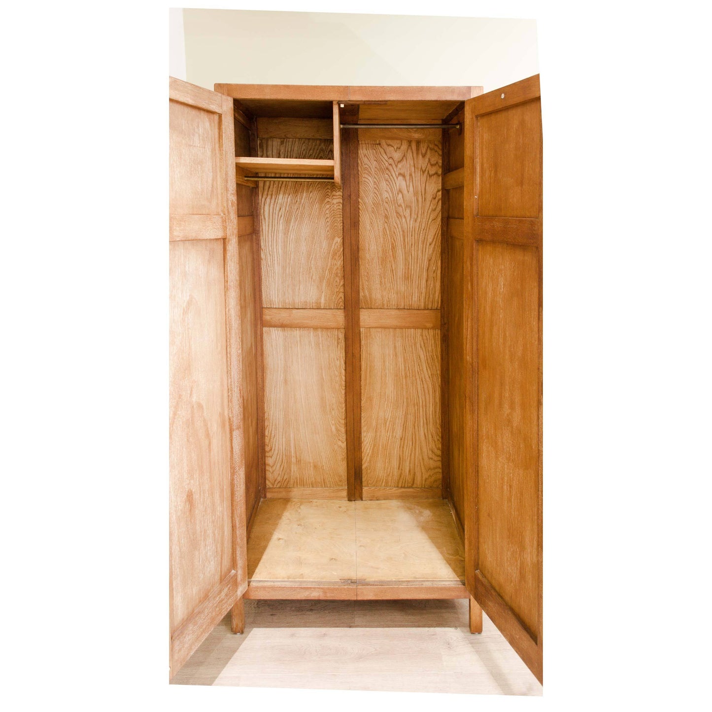 Heal and Co (Ambrose Heal) Heal and Co Arts and Crafts Antique Oak Wardrobe C. 1930 c. 1930