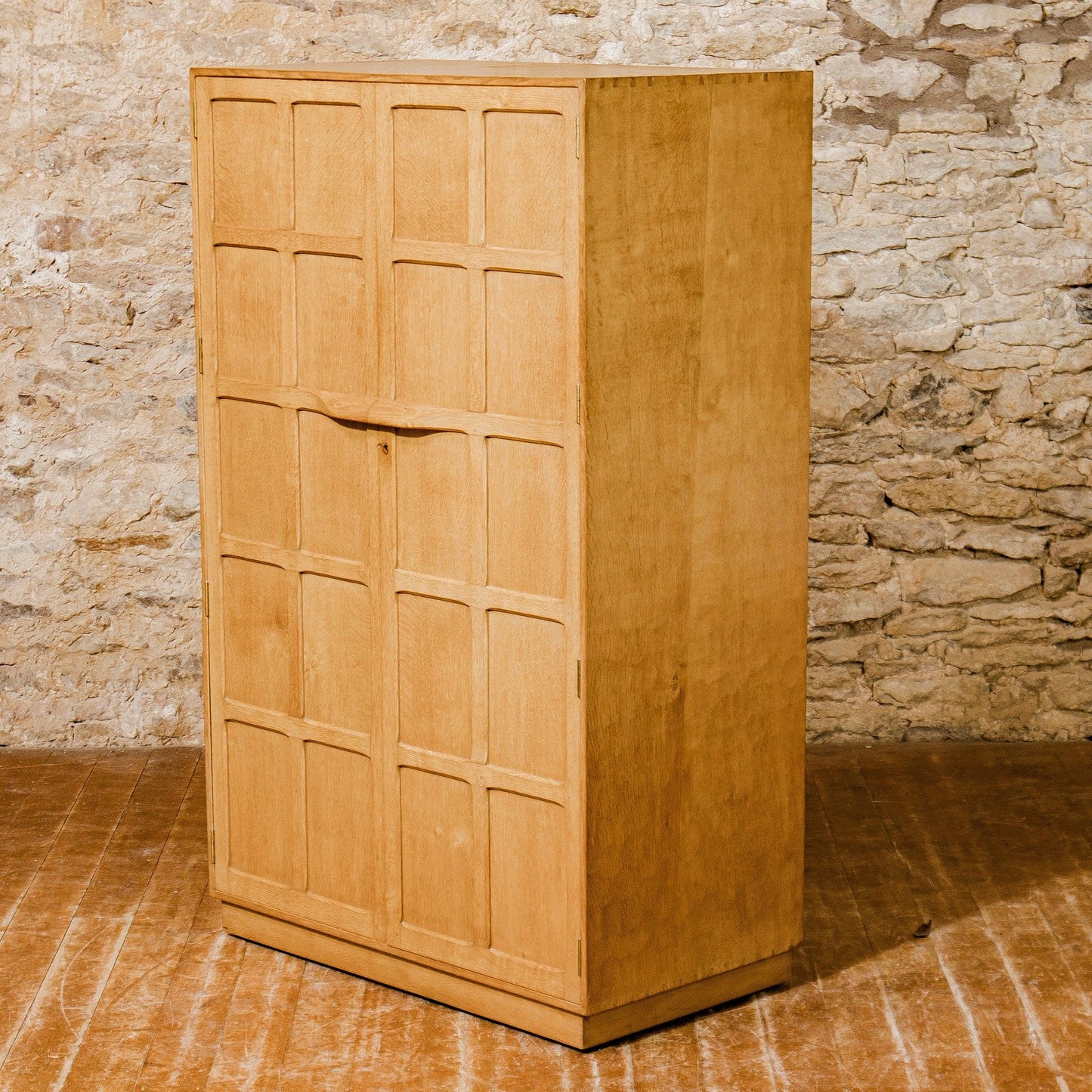 Keith Moorey (ex-Mouseman & ex-Barnsley) Cotswold School English Oak Wardrobe