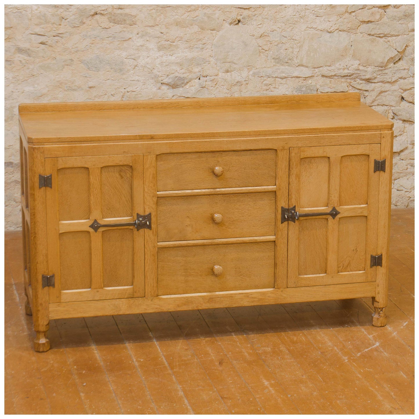Squirrelman (Ex-Mouseman) Arts & Crafts Yorkshire School English Oak Sideboard