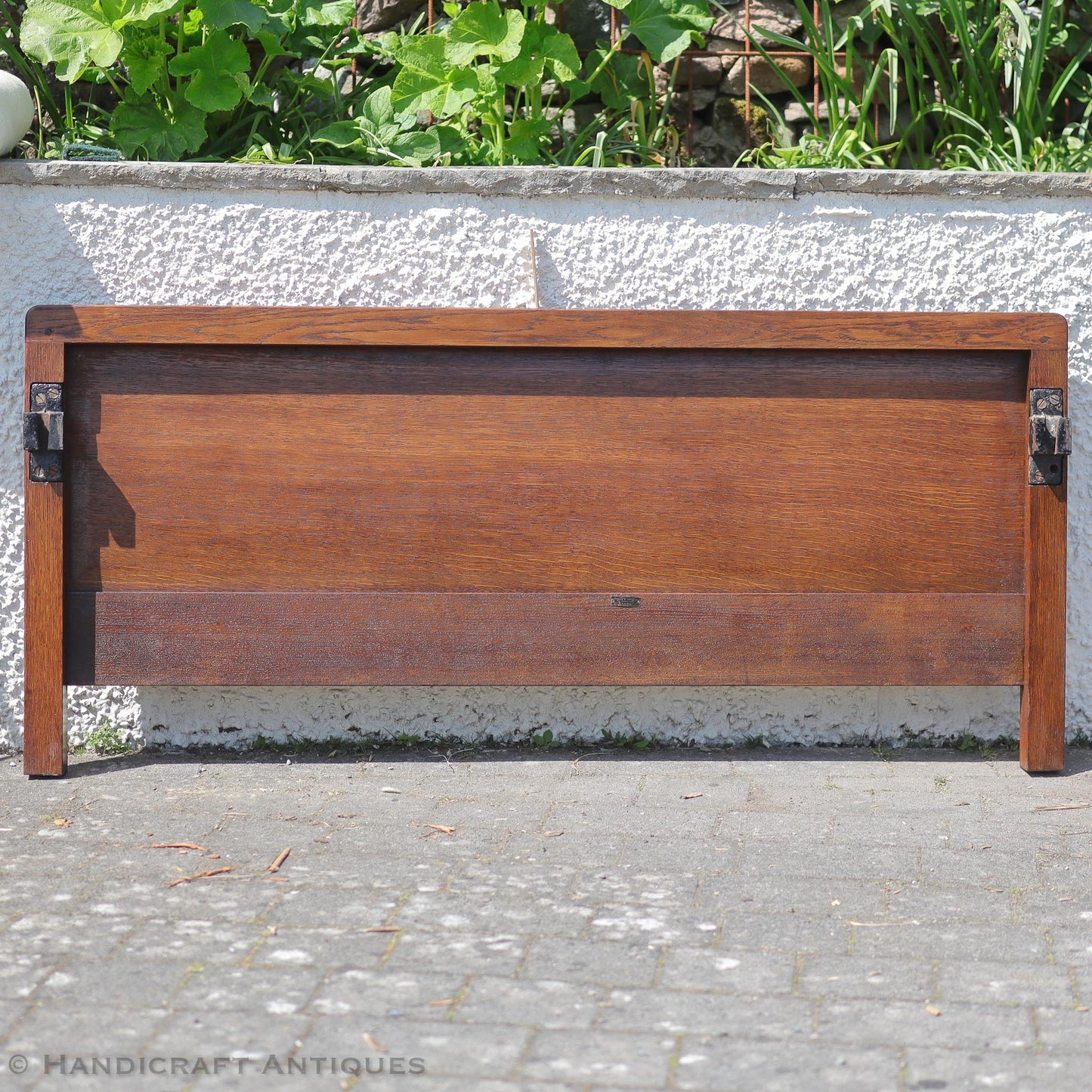 Arthur W. Simpson (The Handicrafts, Kendal) Arts & Crafts Lakes School English Oak Bed c. 1920.