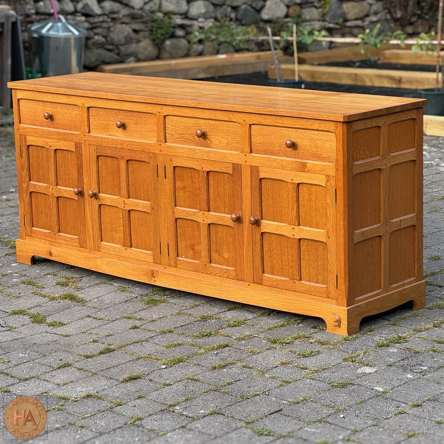 Coxwold Cabinet Makers 'Unicornman' Arts & Crafts Yorkshire School Oak Sideboard c. 1980.