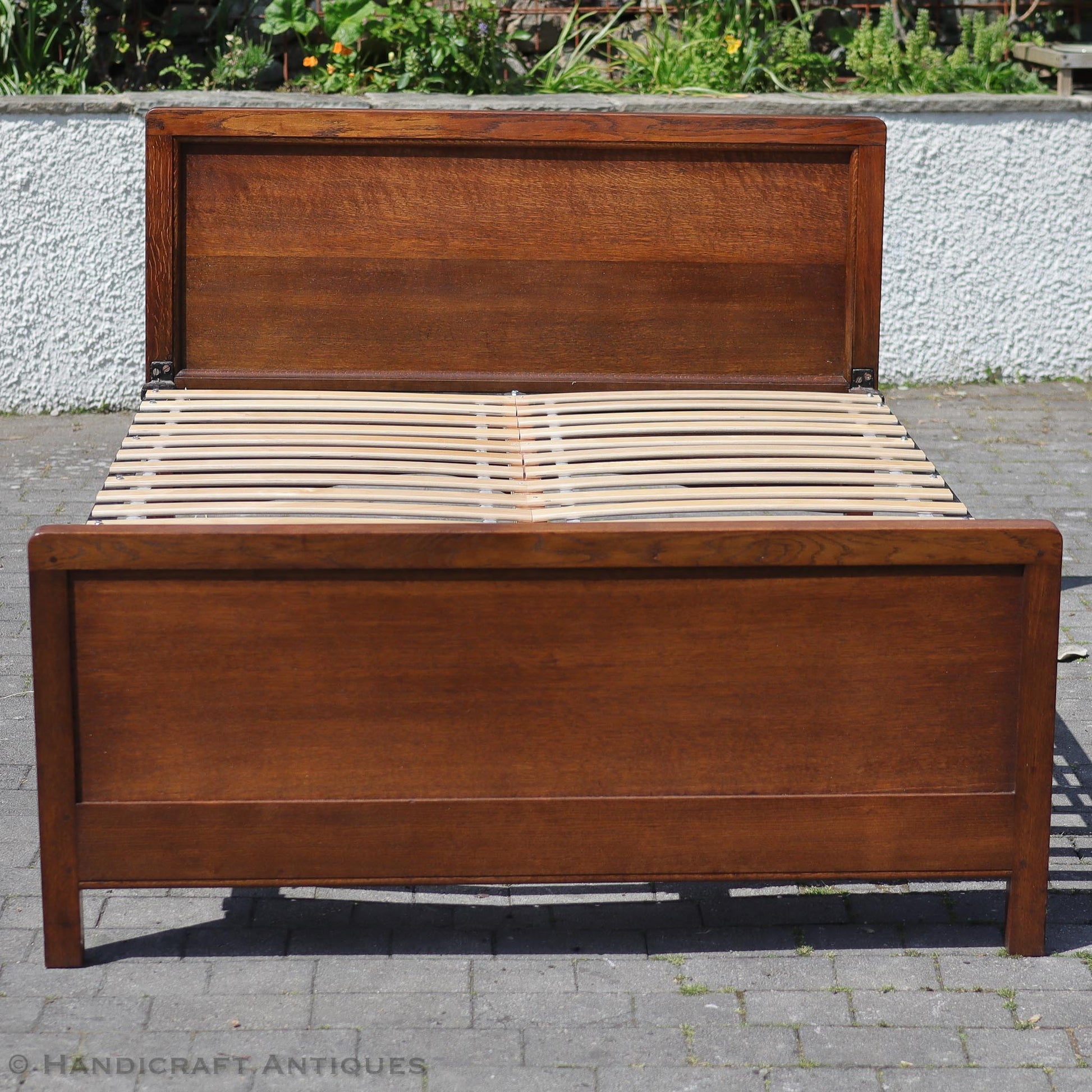 Arthur W. Simpson (The Handicrafts, Kendal) Arts & Crafts Lakes School English Oak Bed c. 1920.