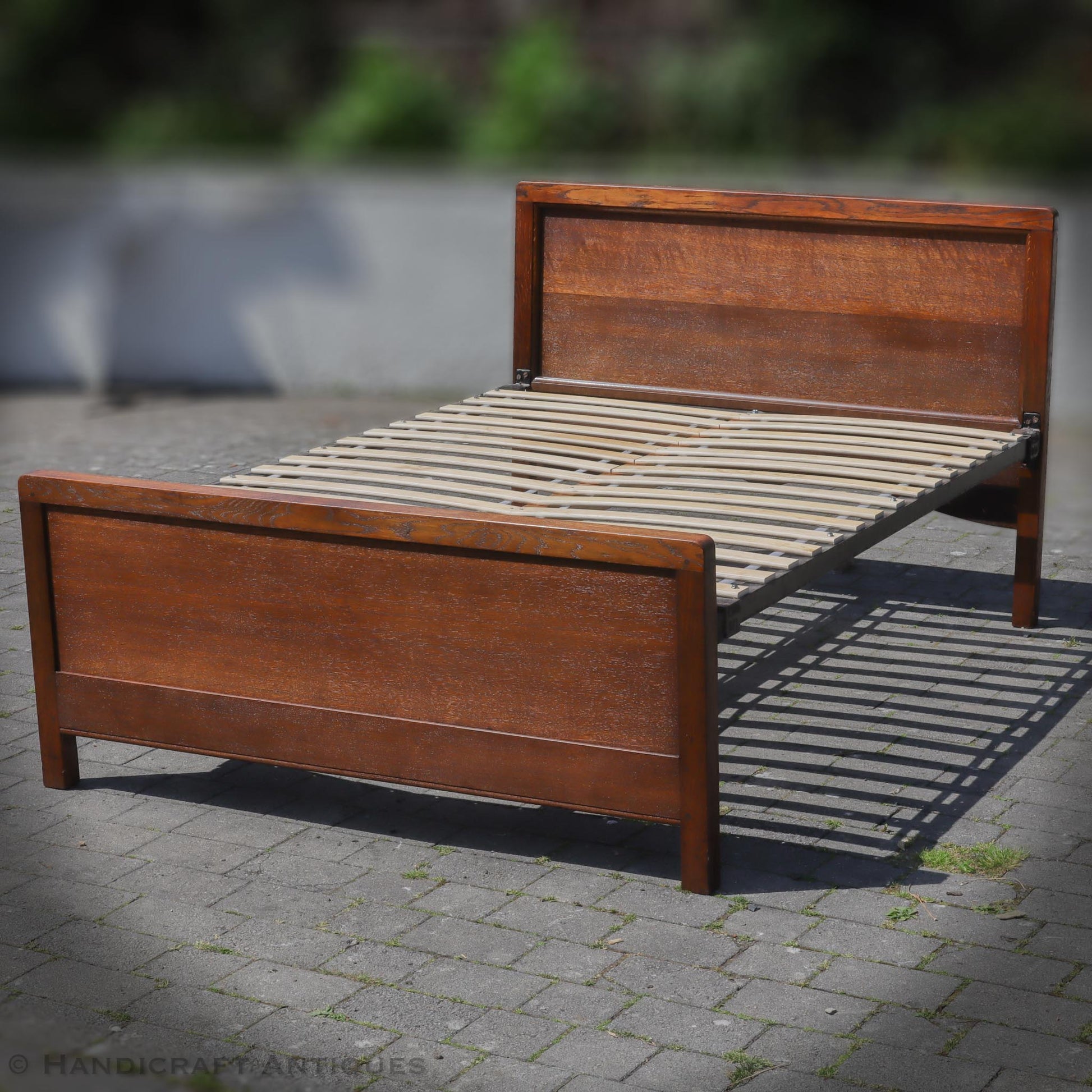 Arthur W. Simpson (The Handicrafts, Kendal) Arts & Crafts Lakes School English Oak Bed c. 1920.