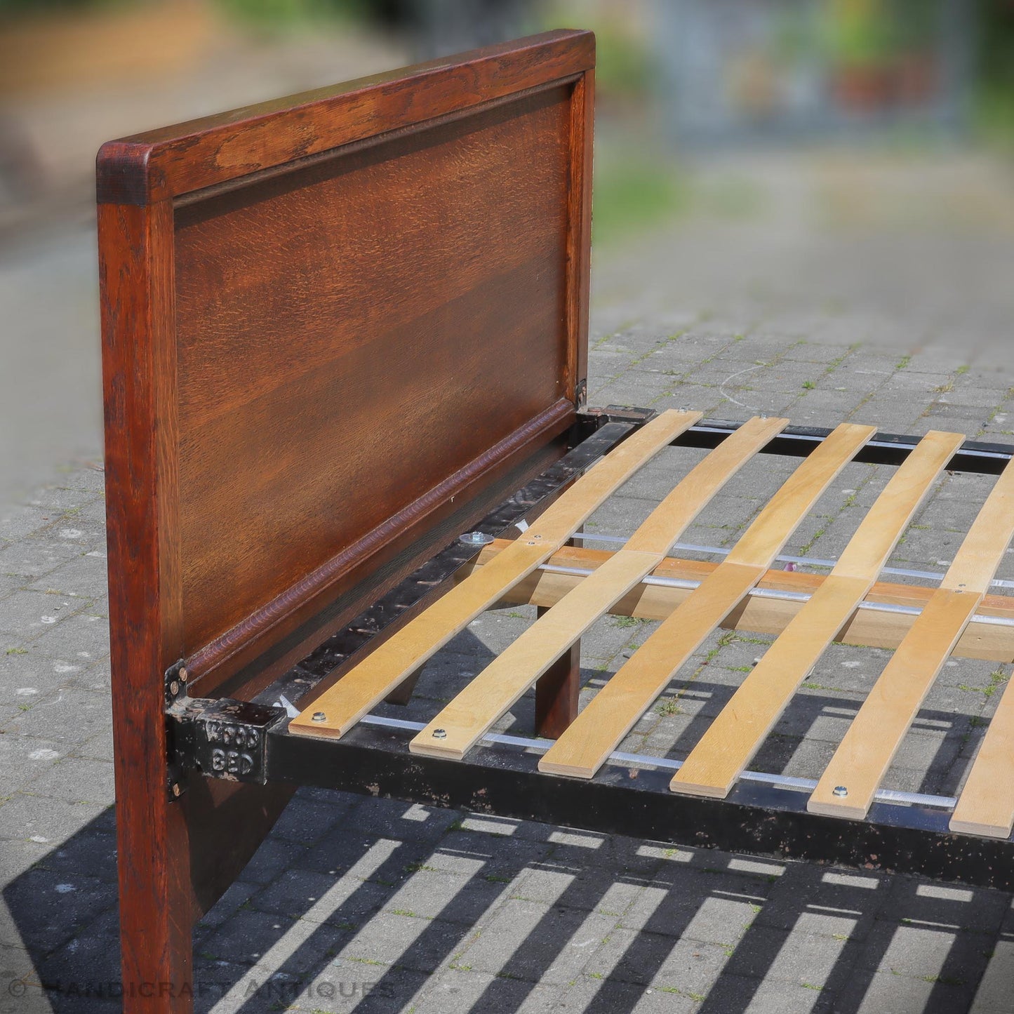 Arthur W. Simpson (The Handicrafts, Kendal) Arts & Crafts Lakes School English Oak Bed c. 1920.