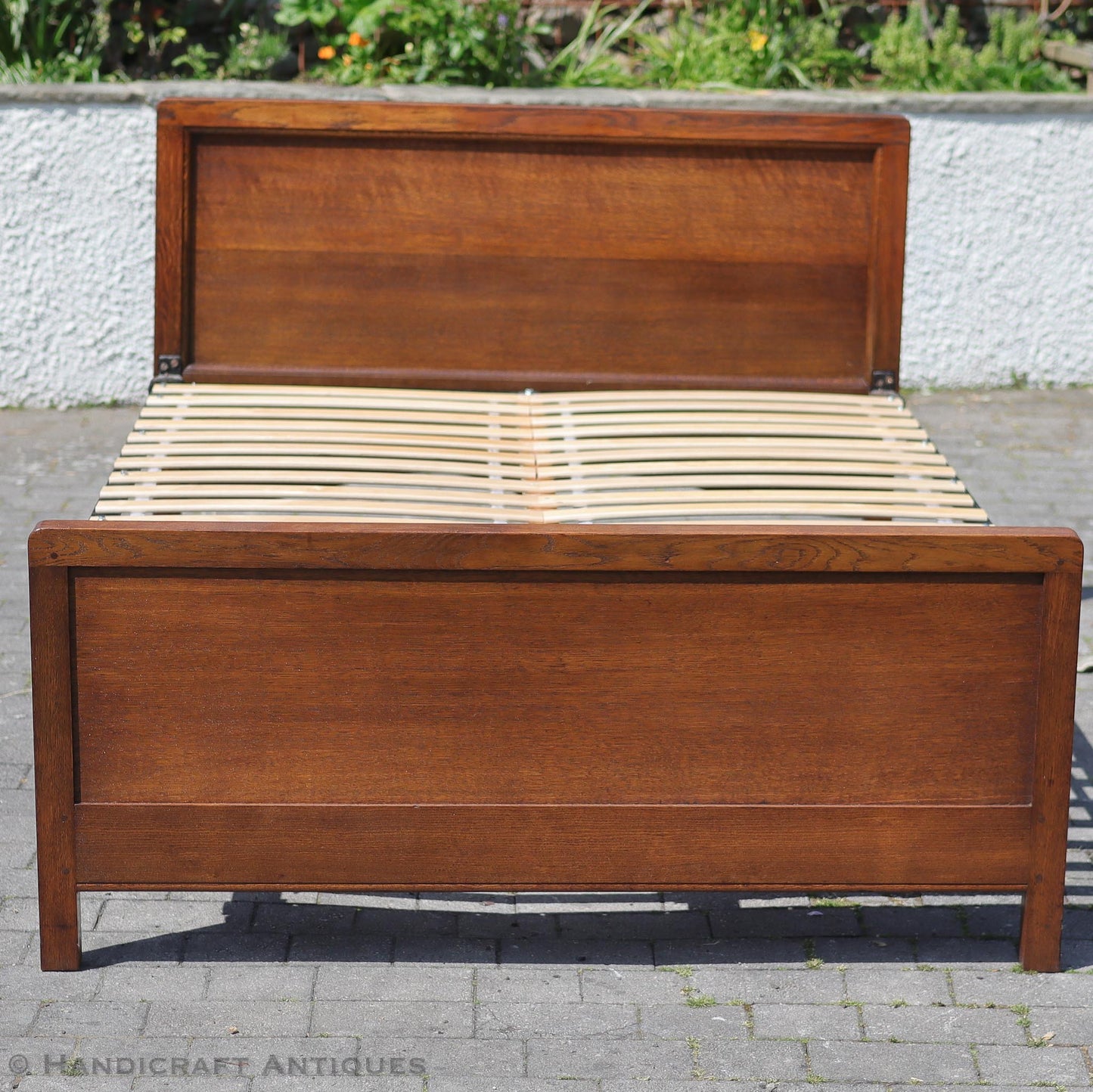 Arthur W. Simpson (The Handicrafts, Kendal) Arts & Crafts Lakes School English Oak Bed c. 1920.