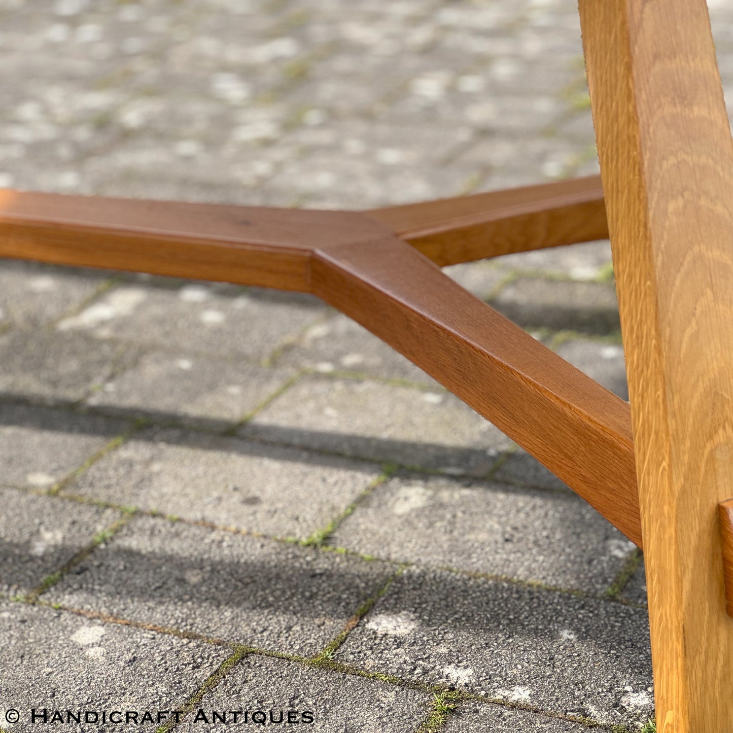 Robin Furlong Furniture Arts & Crafts Cotswold School English Oak Dining Table 2014.