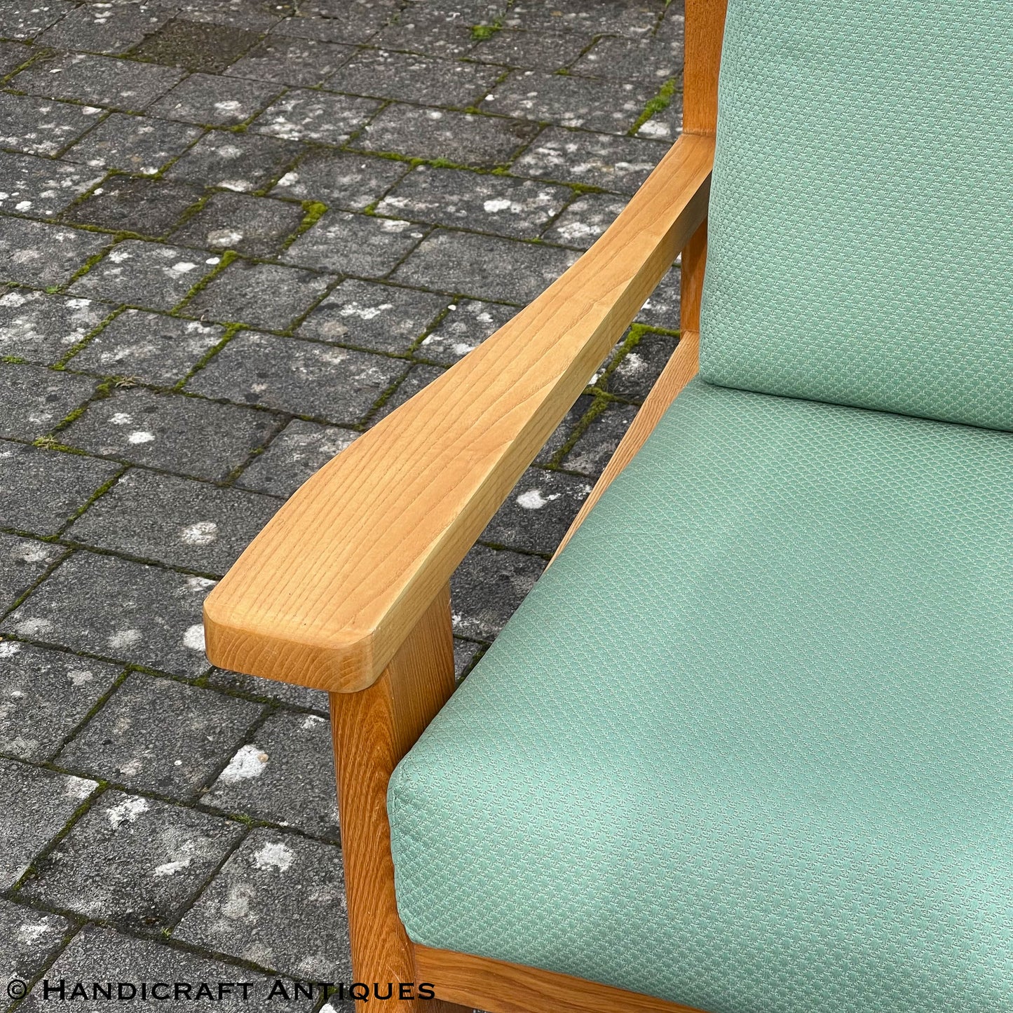 Treske Arts & Crafts Yorkshire School English Ash Settee c. 1980.