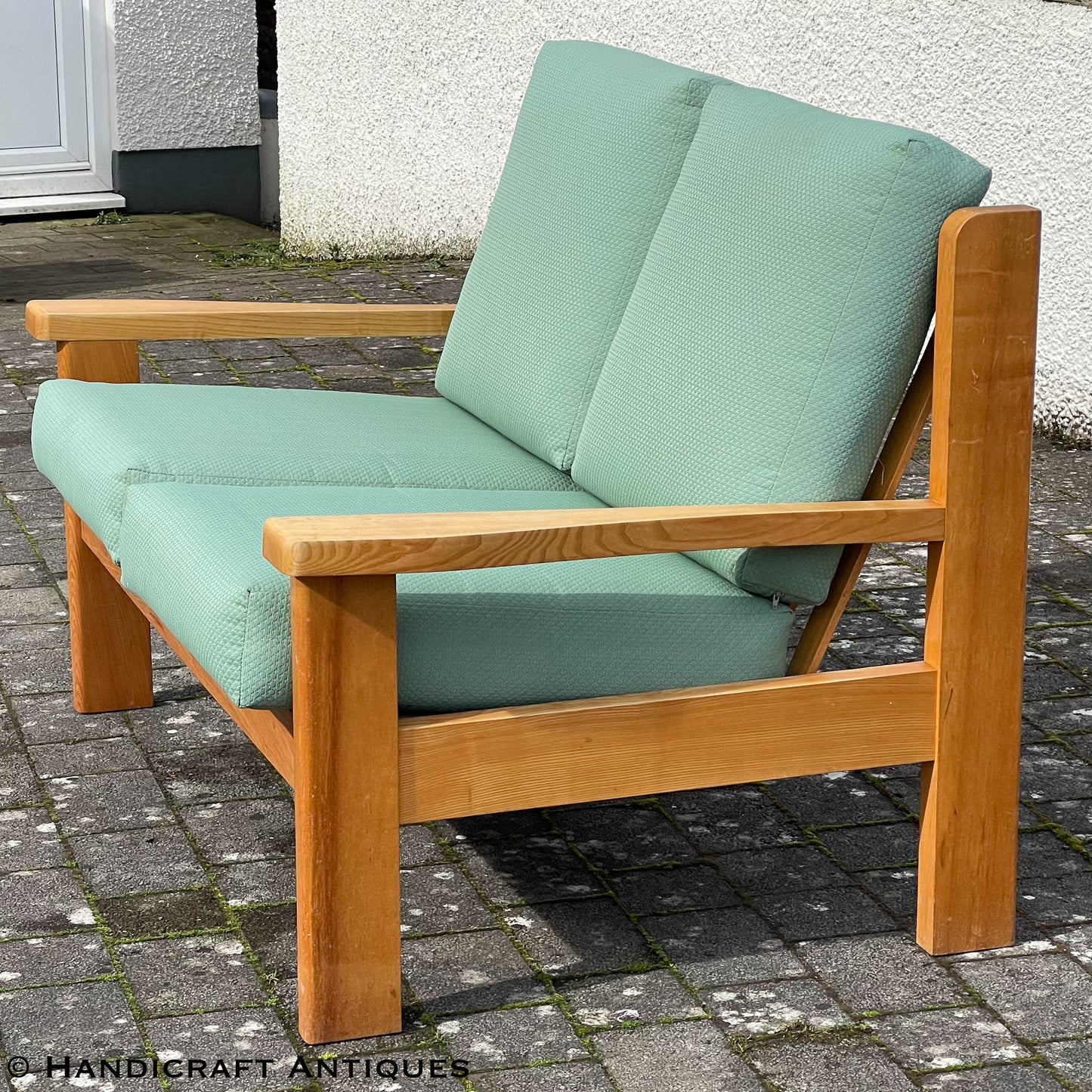 Treske Arts & Crafts Yorkshire School English Ash Settee c. 1980.