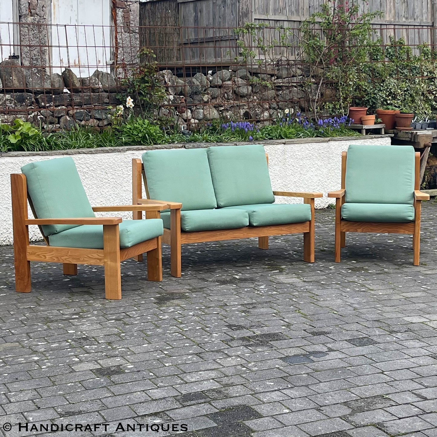 Treske Arts & Crafts Yorkshire School English Ash Settee c. 1980.